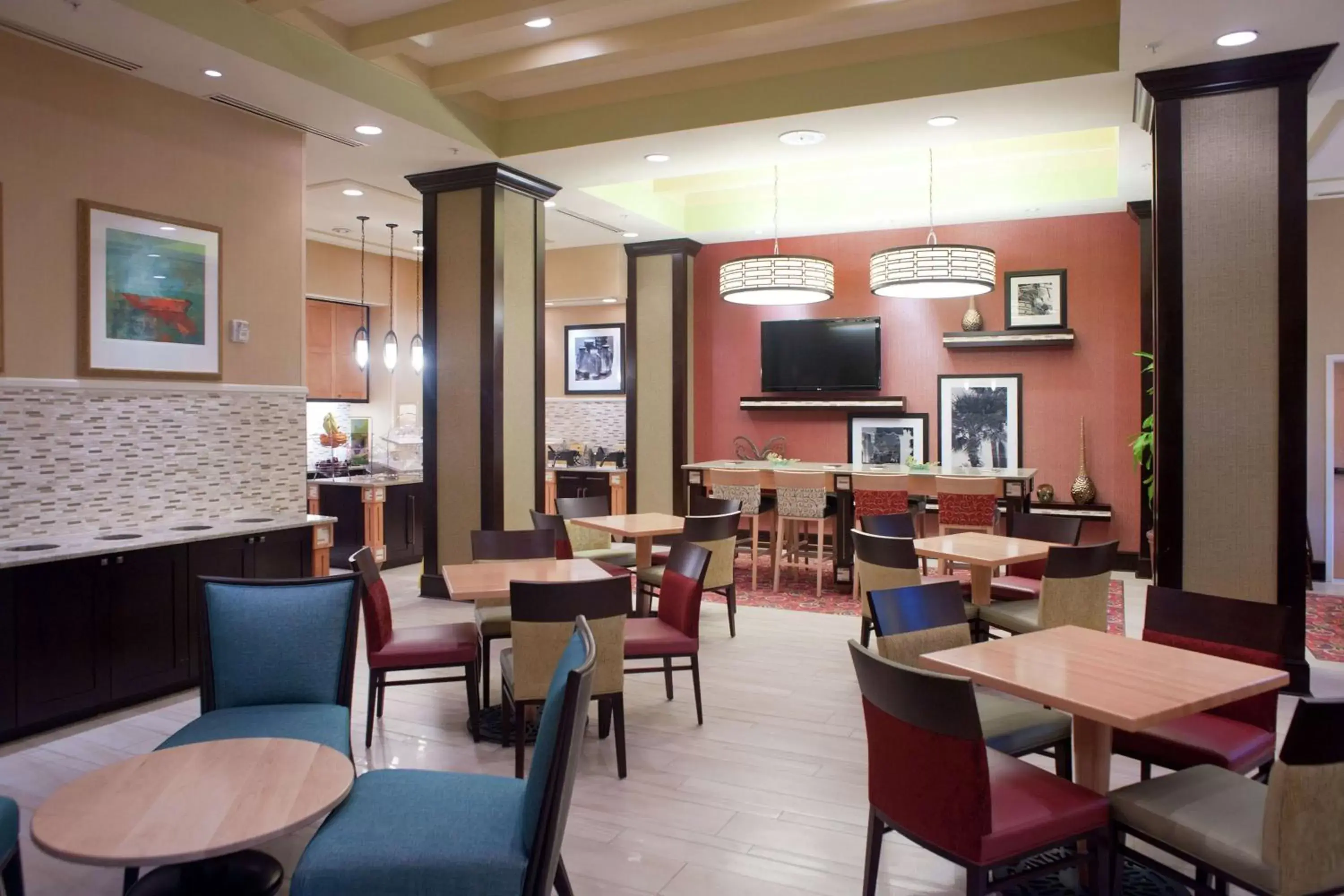 Dining area, Restaurant/Places to Eat in Hampton Inn & Suites St. Petersburg/Downtown