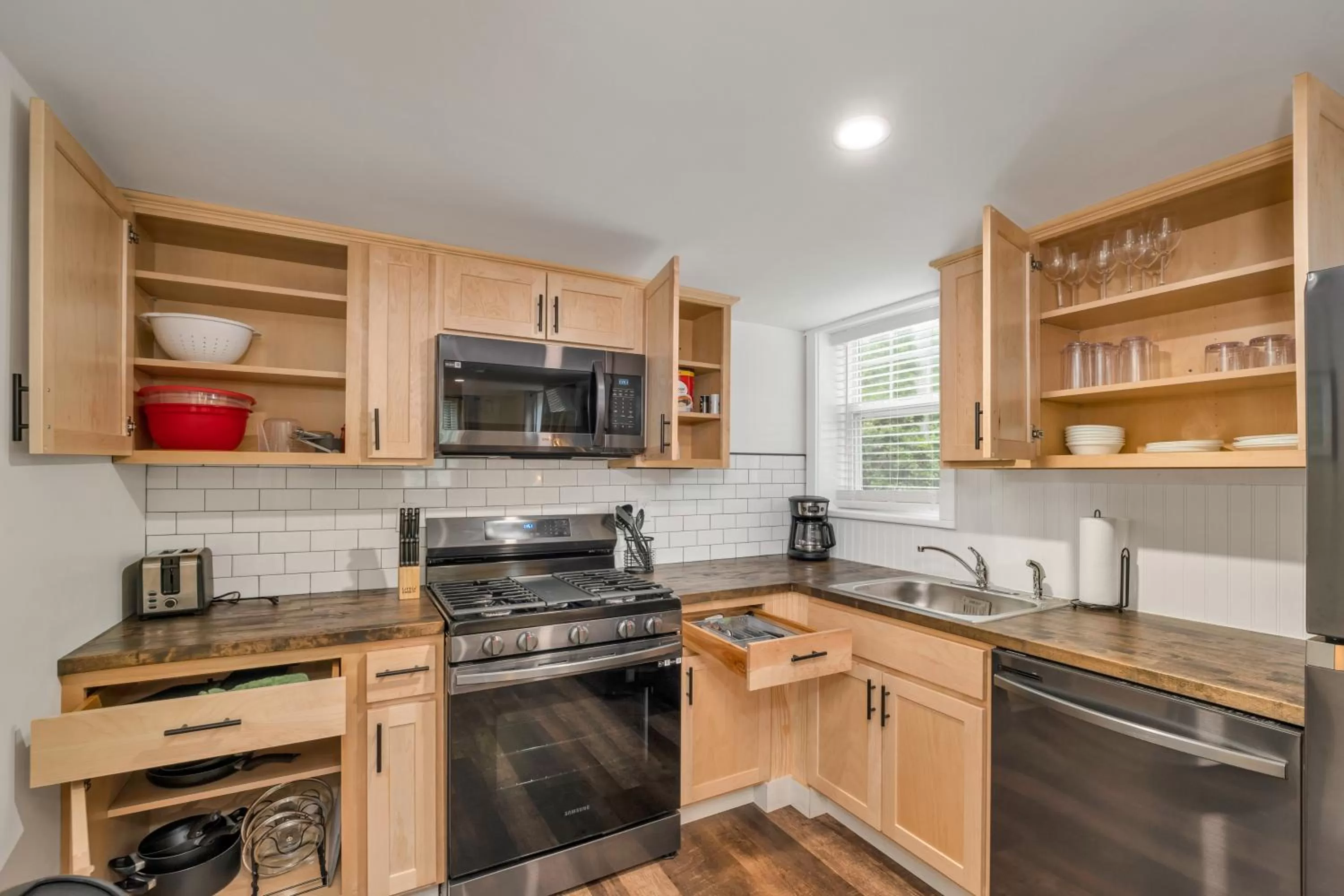 Coffee/tea facilities in The Inn & More