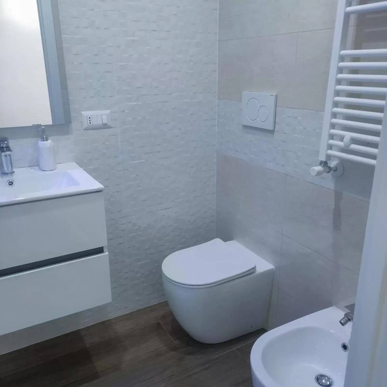 Toilet, Bathroom in Due Cuori Suite con vasca idromassaggi