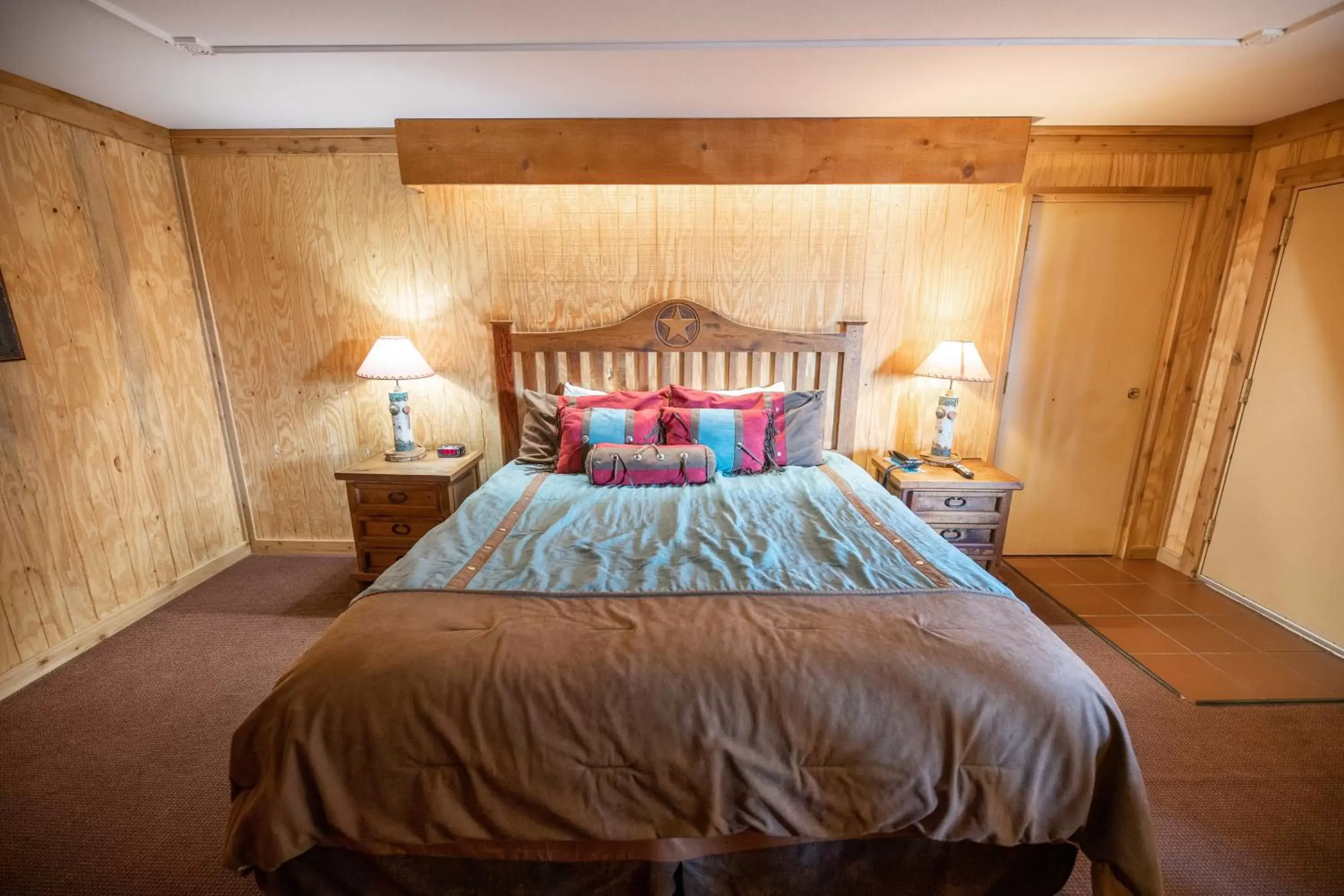 Bedroom, Bed in The Big Texan Motel