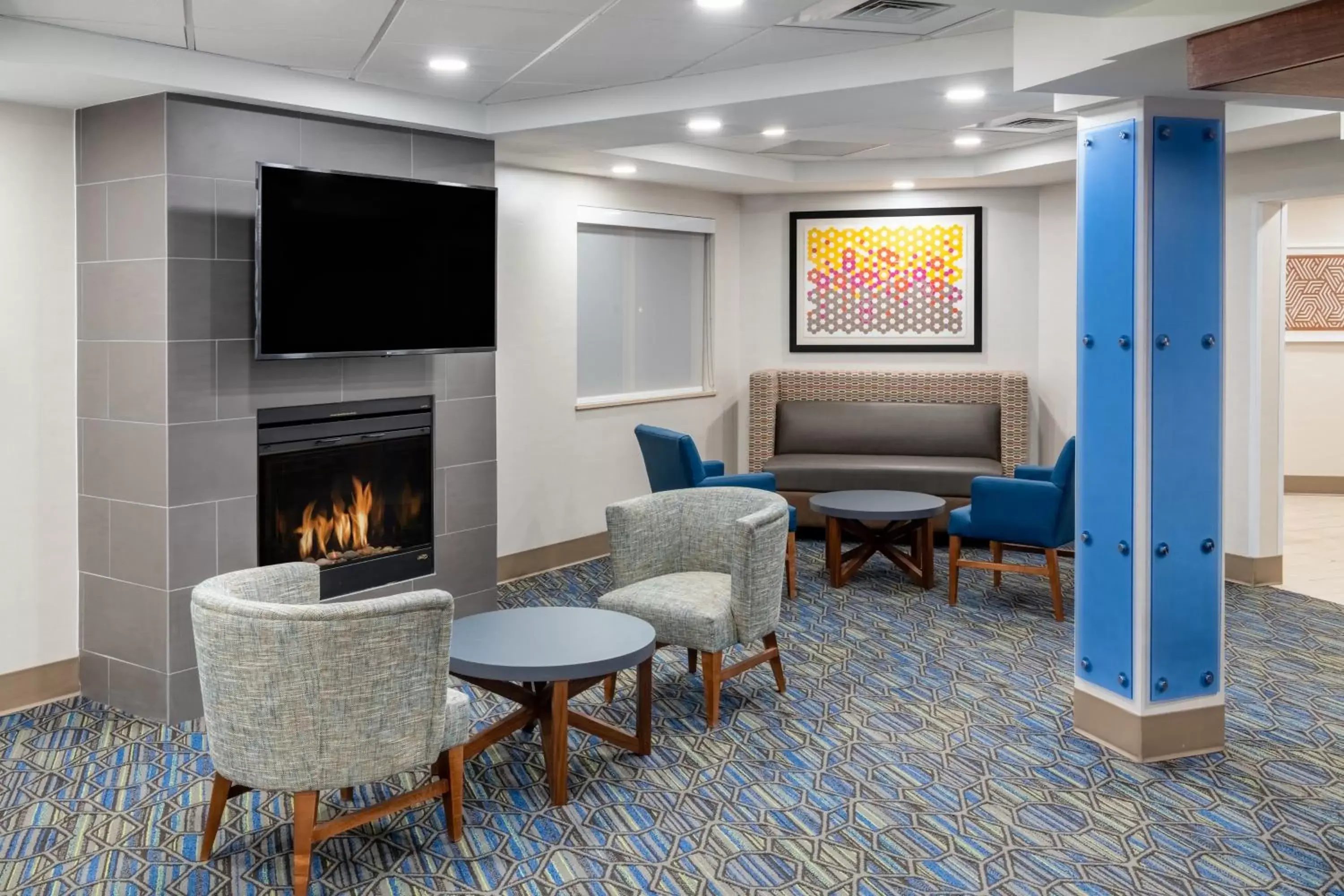 Property building, Seating Area in Holiday Inn Express & Suites Colorado Springs-Airport, an IHG Hotel