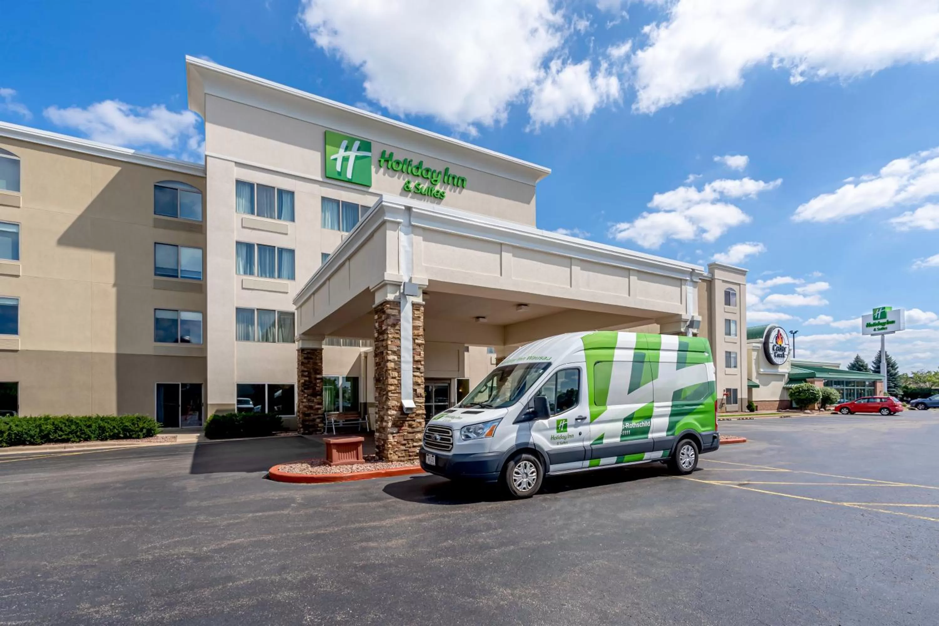 Lobby or reception in Holiday Inn & Suites Wausau-Rothschild by IHG