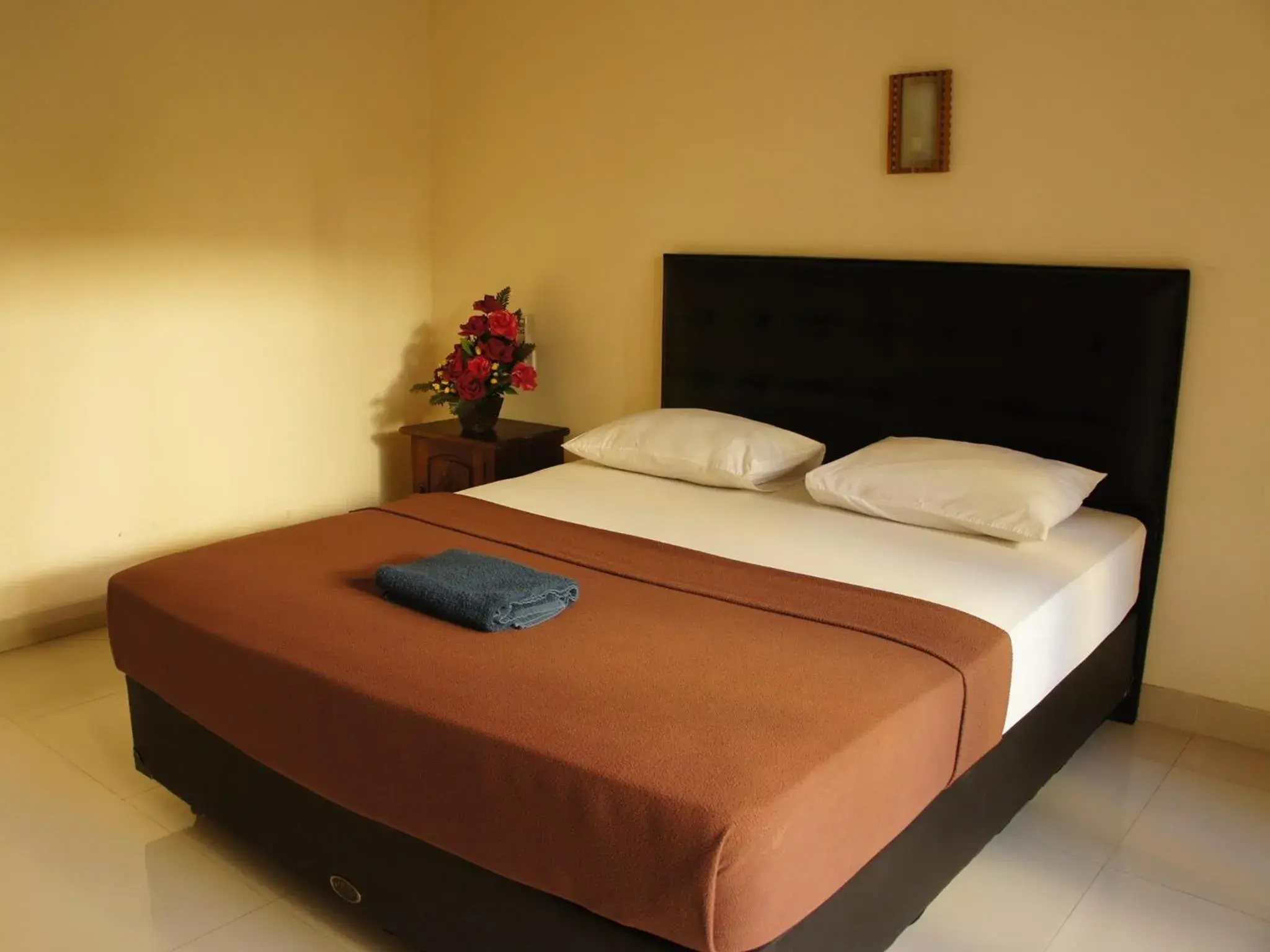 Photo of the whole room, Bed in Waringin Homestay