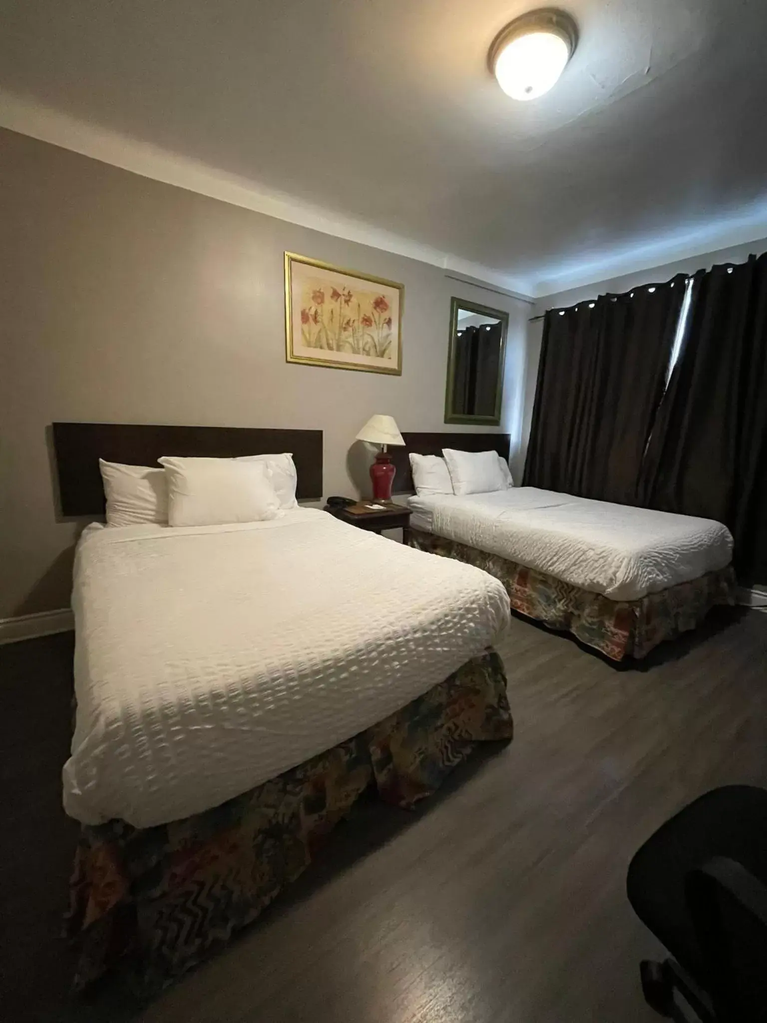 Bedroom, Bed in Travelodge by Wyndham London Ontario