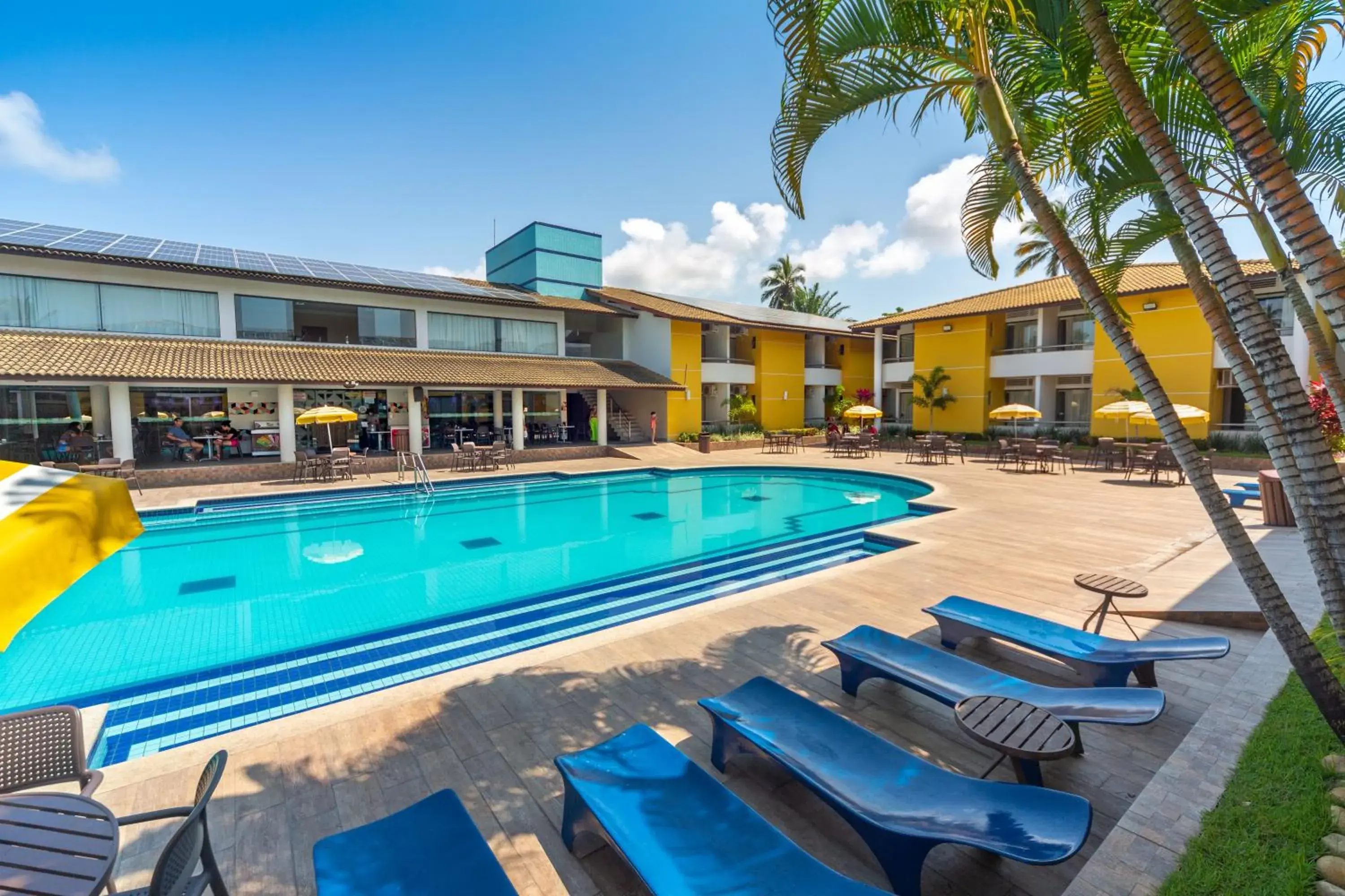 Swimming Pool in Transoceanico Praia Hotel