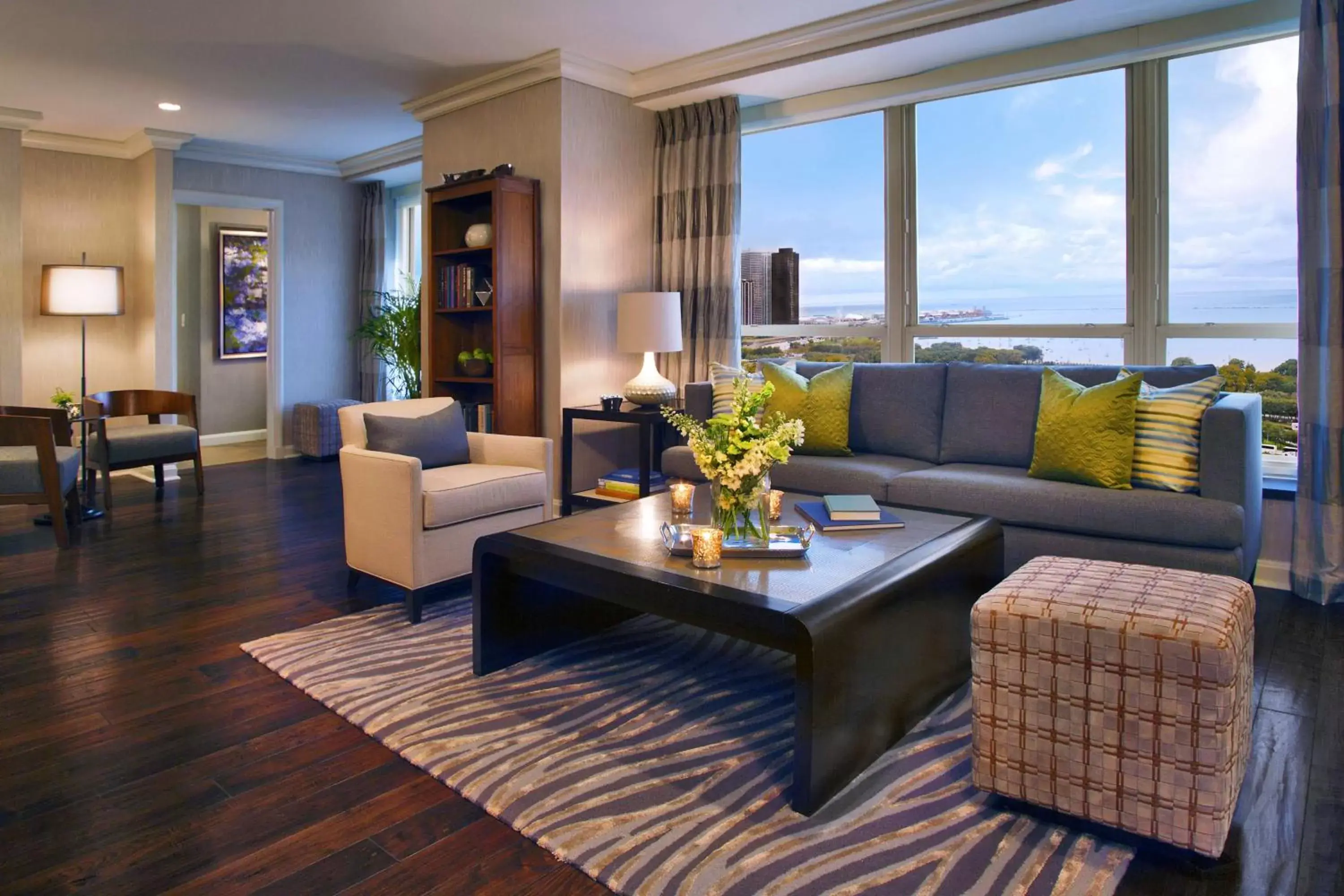 Living room, Seating Area in Hilton Chicago