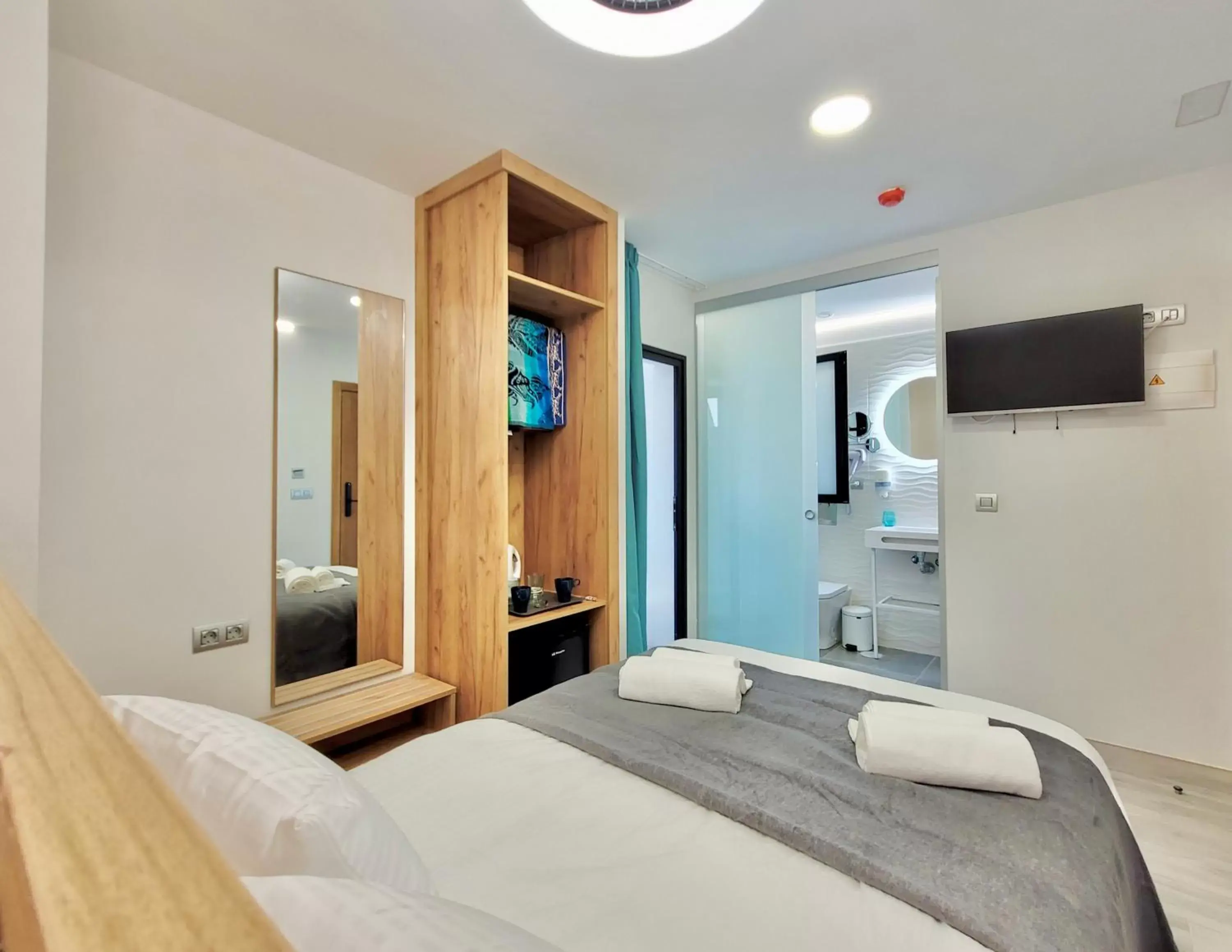 Restaurant/places to eat, Bed in Puerto Azul Restaurant/places to eat, Bed in Puerto Azul