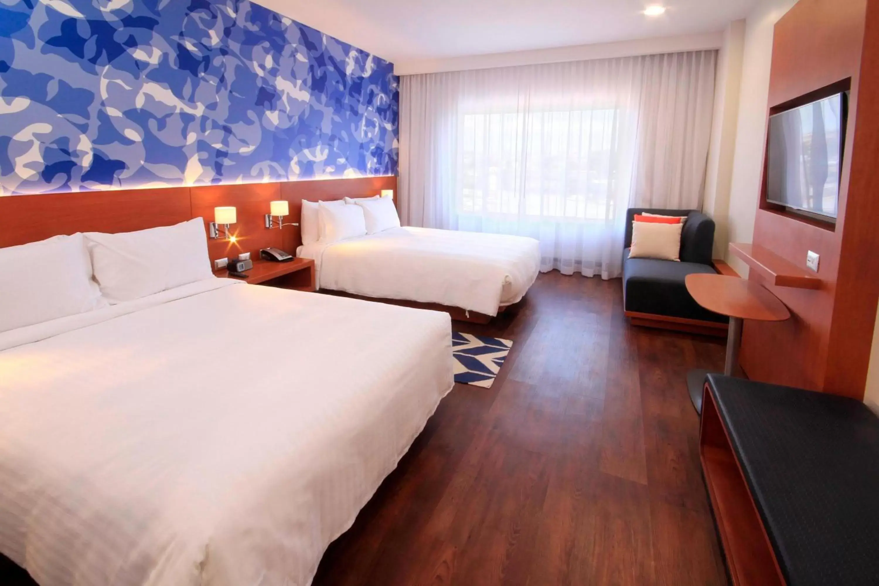 Photo of the whole room, Bed in Marriott Puebla Hotel Meson del Angel