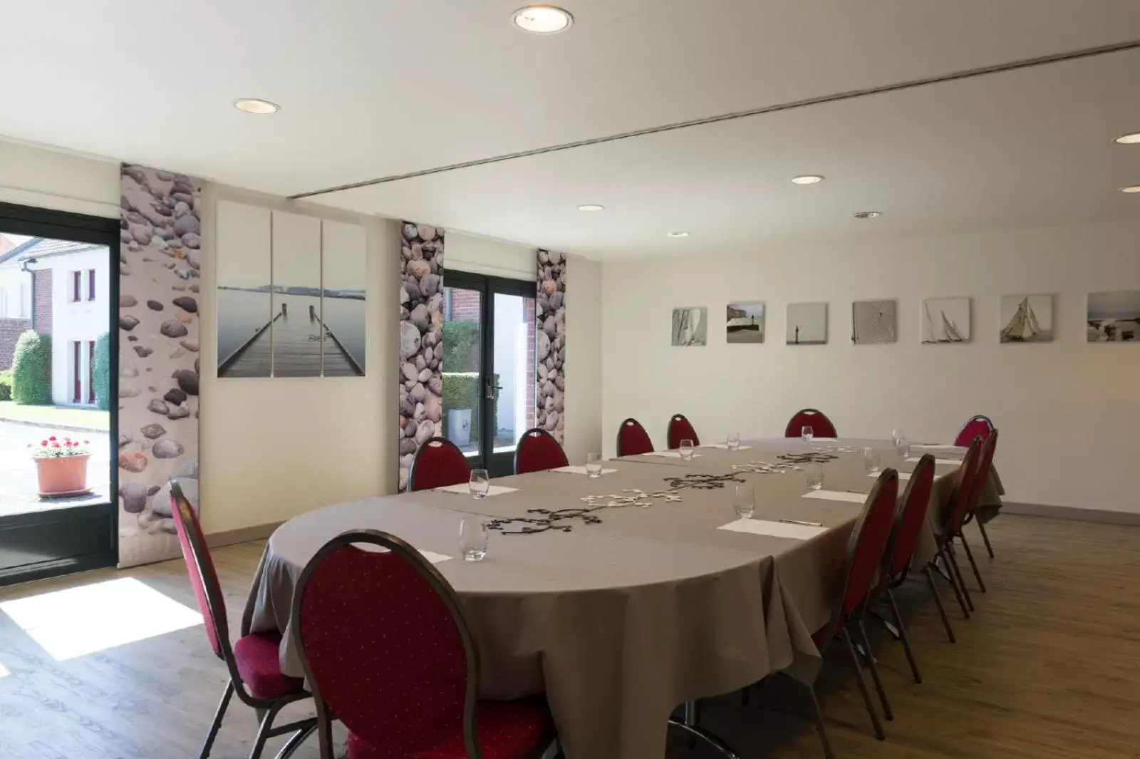 Meeting/conference room in The Originals City, Hôtel Le Gayant, Douai (Inter-Hotel)