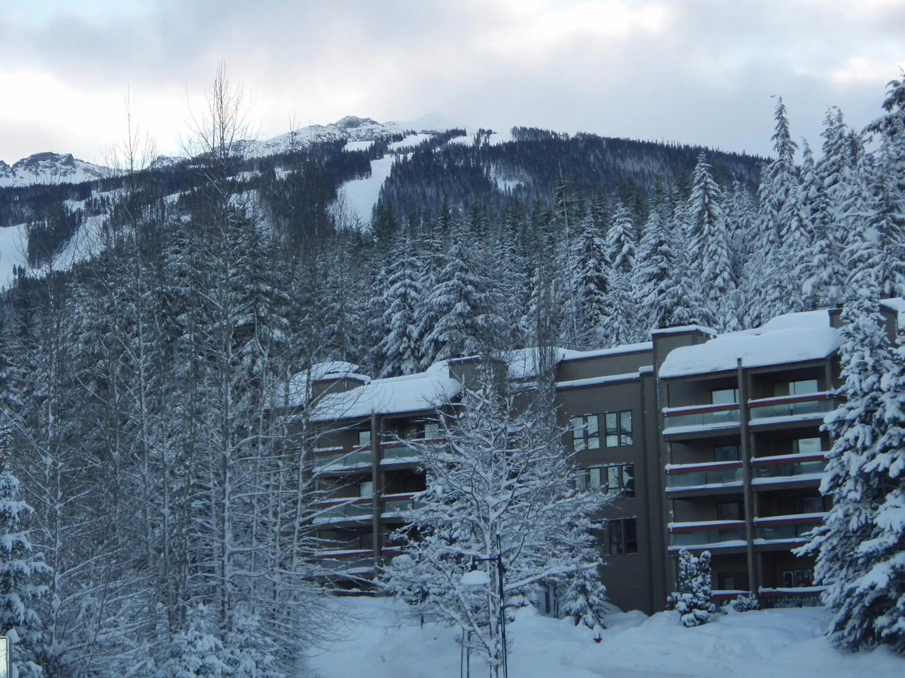 Facade/entrance, Winter in Tantalus Resort Lodge