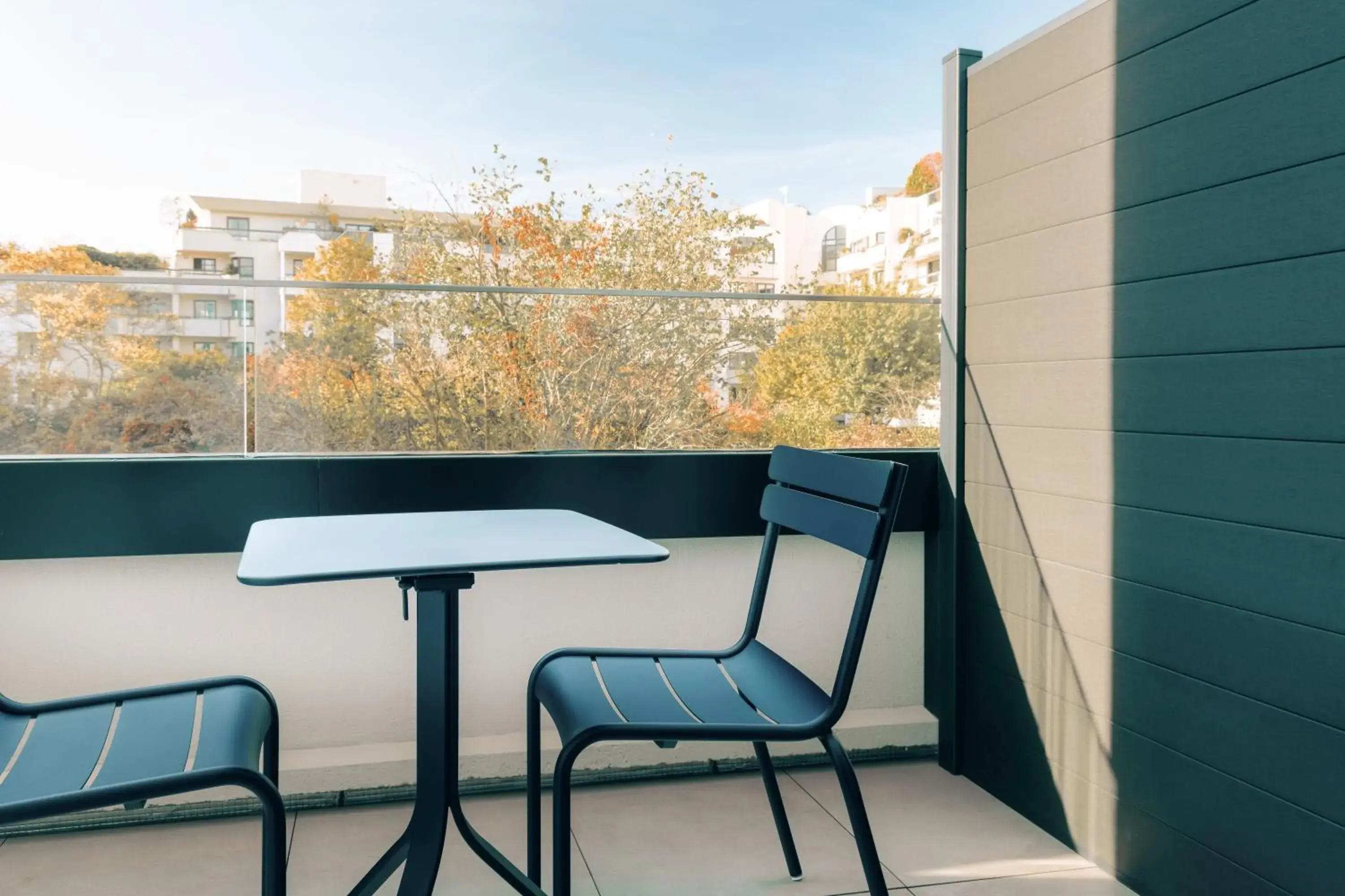 Balcony/Terrace in Novotel Paris Suresnes Longchamp