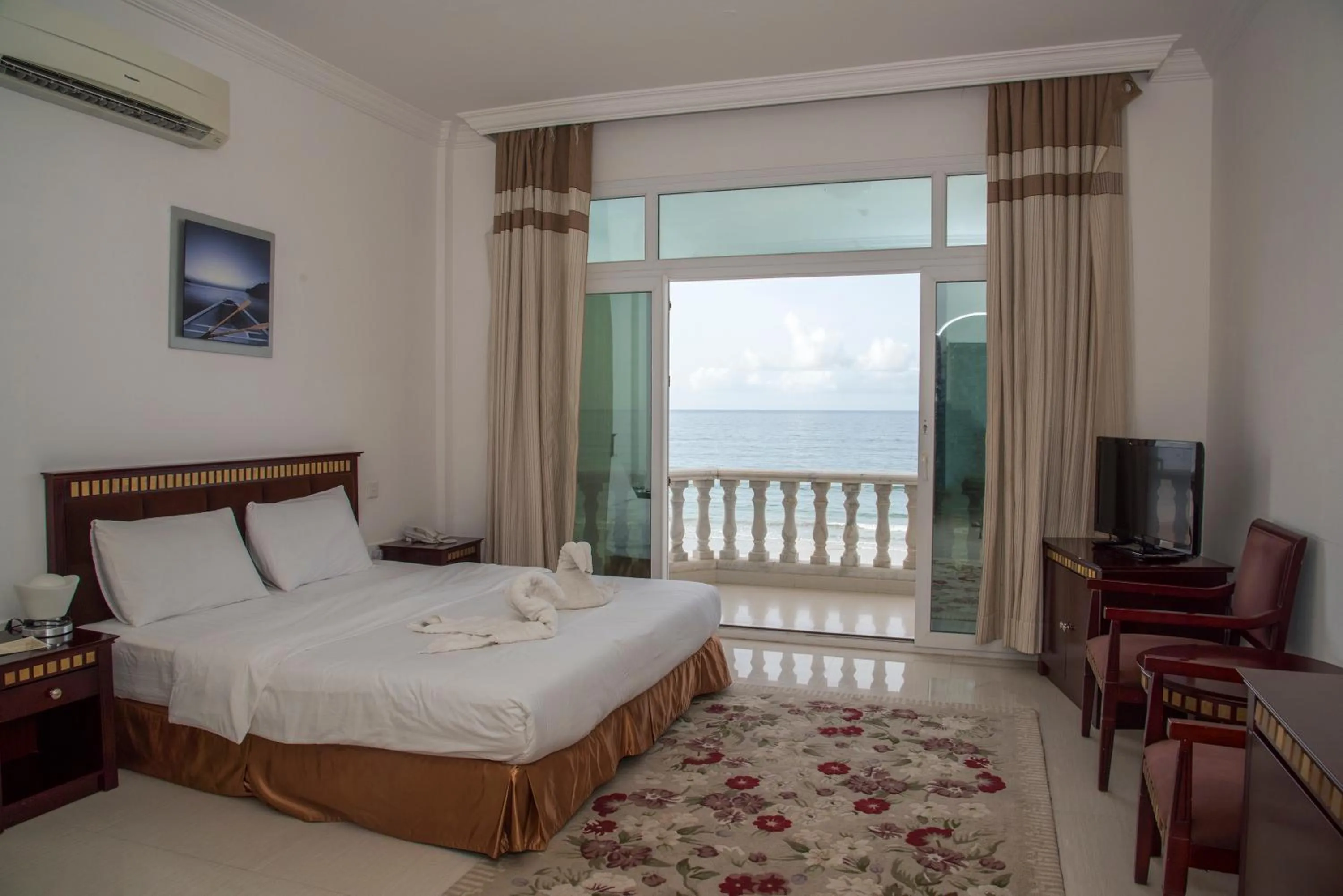 Day, Bed in Beach Resort Salalah