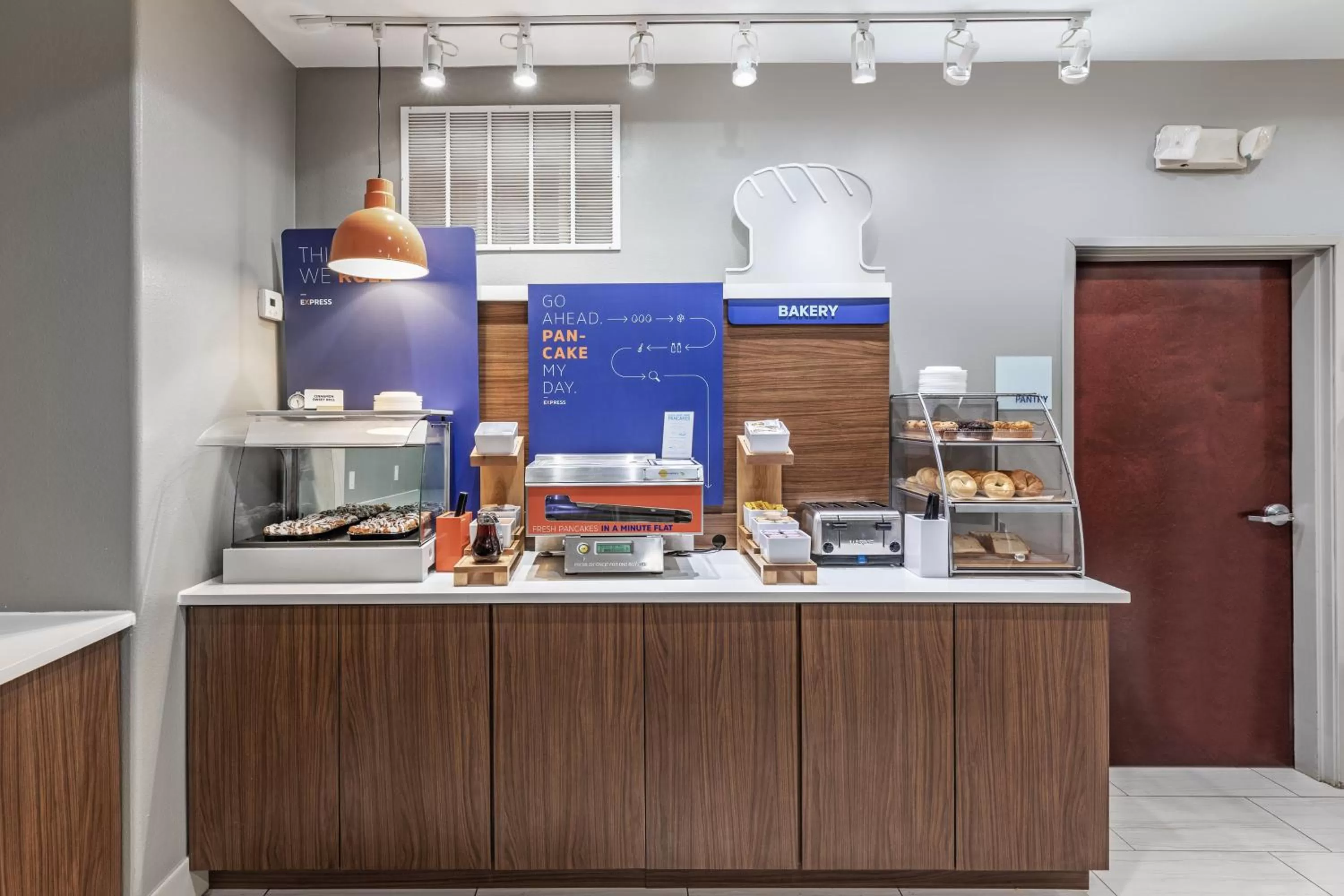 Breakfast in Holiday Inn Express Hotel & Suites Vidor South by IHG