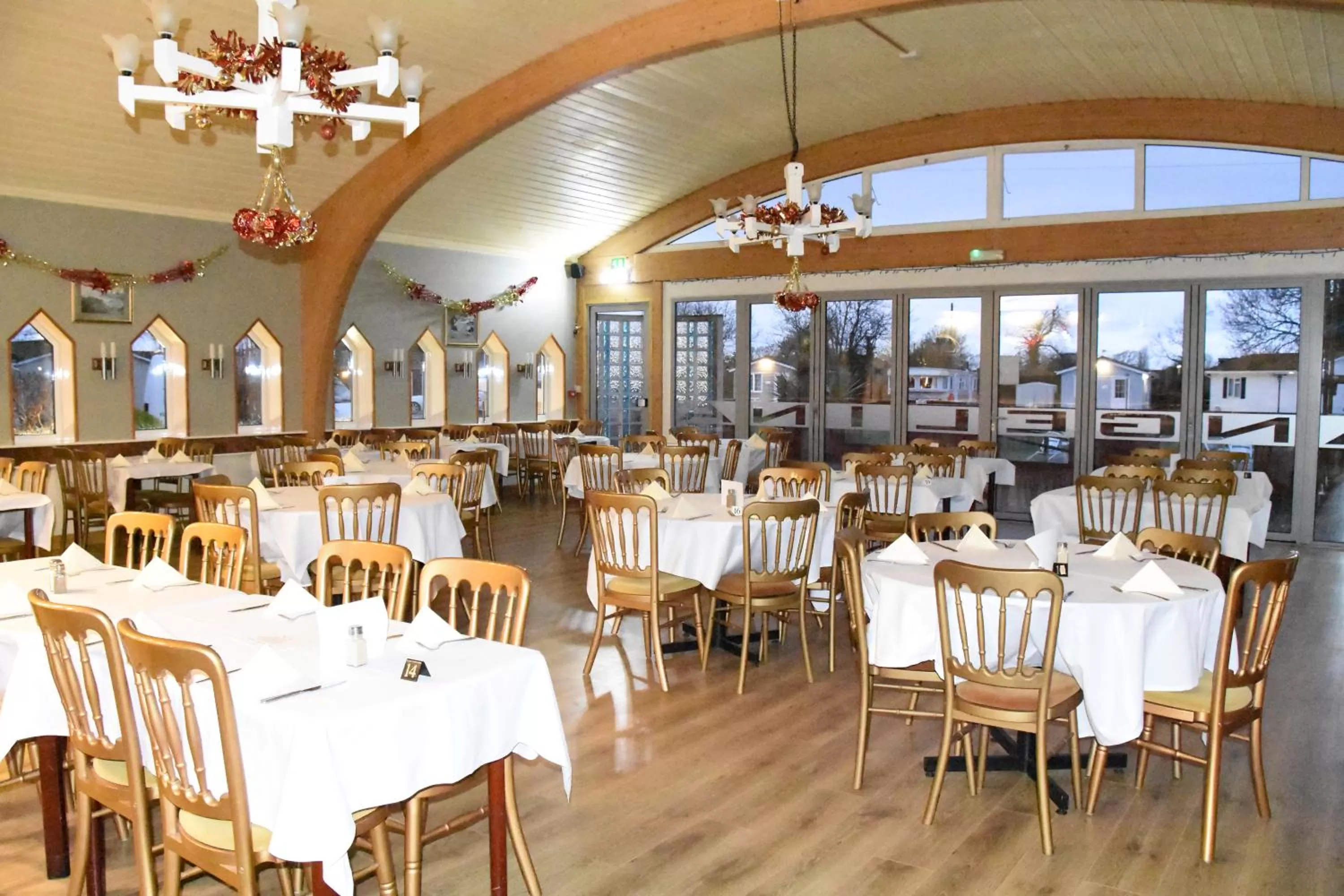 Restaurant/places to eat in Warrens Village Motel and Self Catering