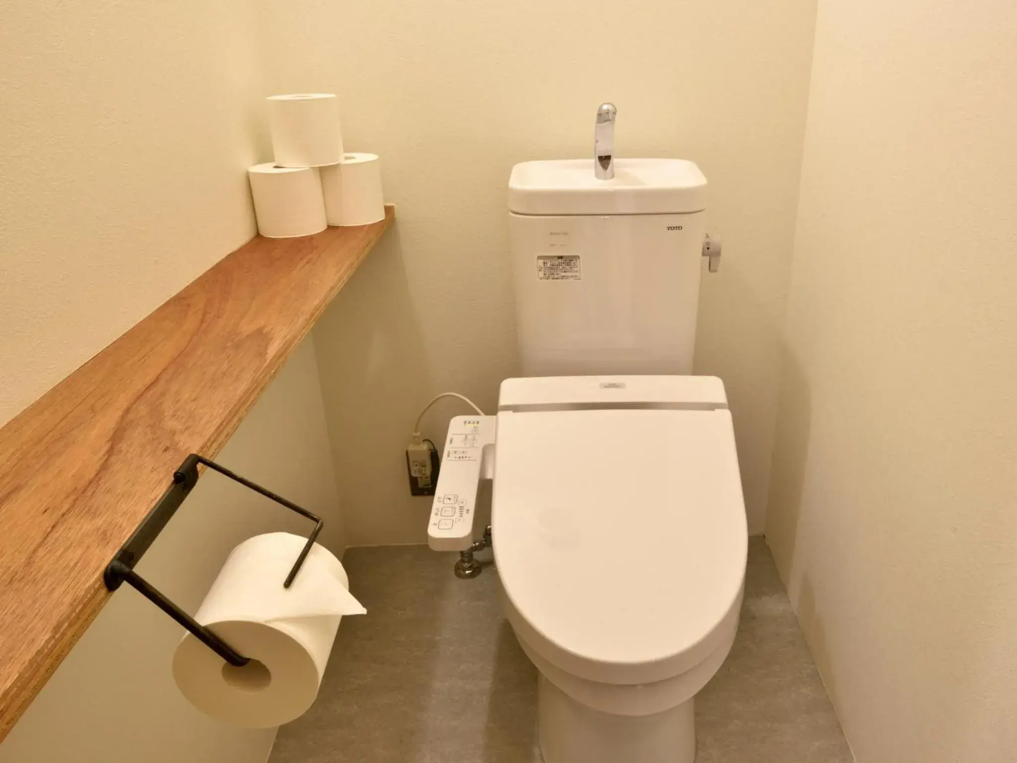 Toilet, Bathroom in Hostel Mitsuwaya Osaka