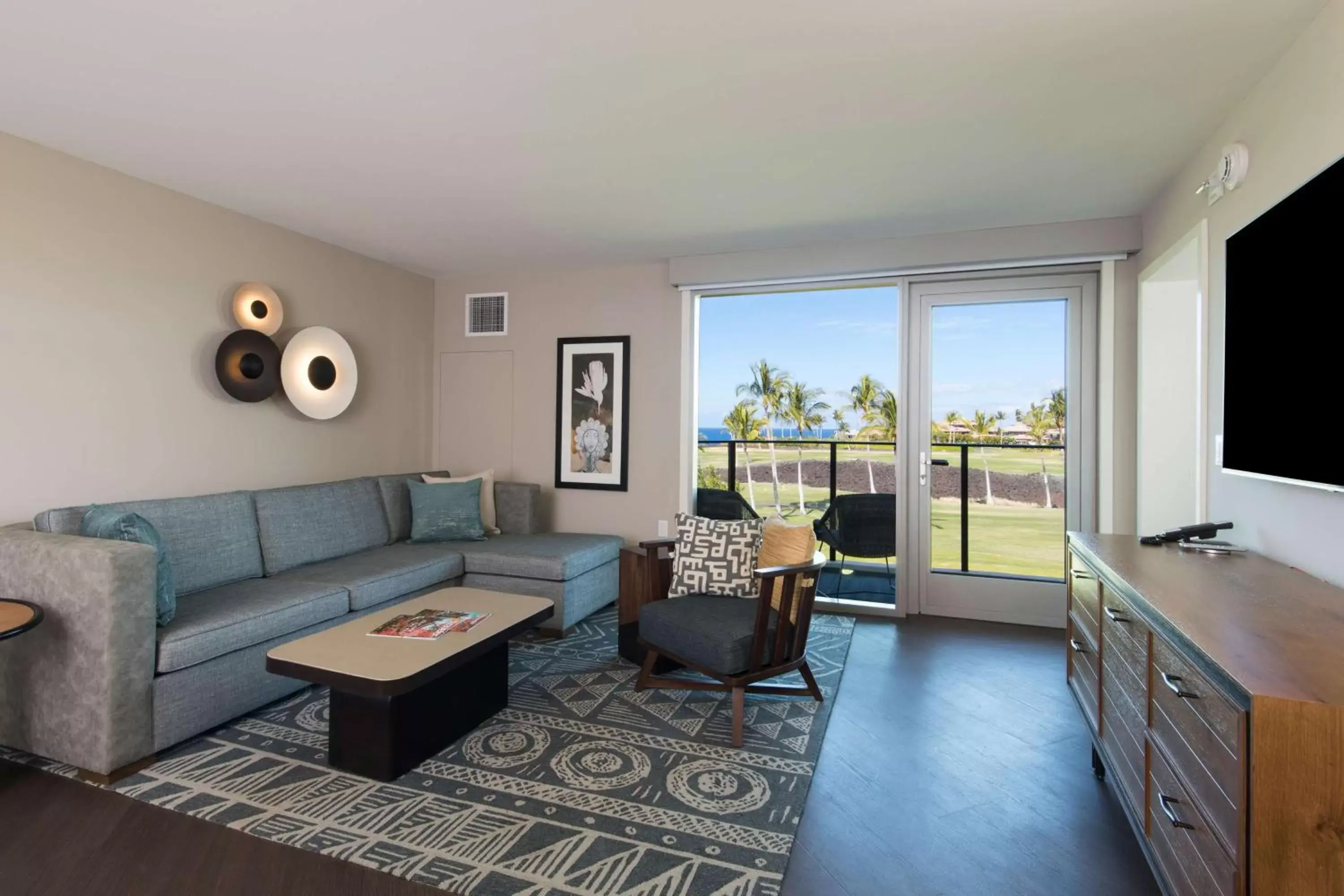 Living room, Seating Area in Hilton Grand Vacations Club Ocean Tower Waikoloa Village