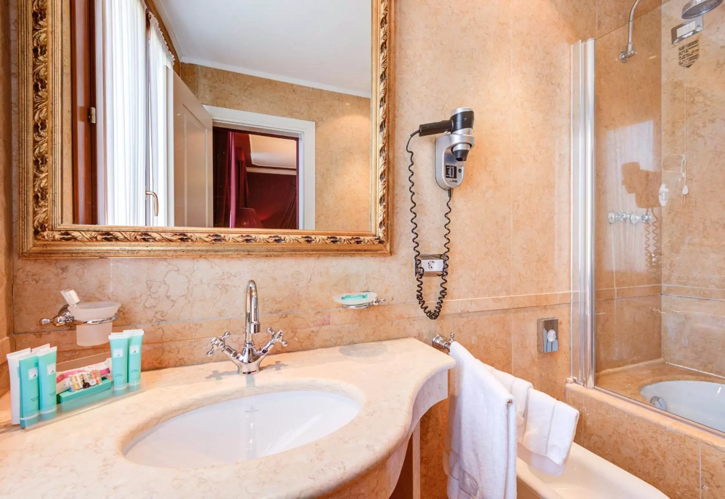 Toilet, Bathroom in Hotel Al Duca Di Venezia