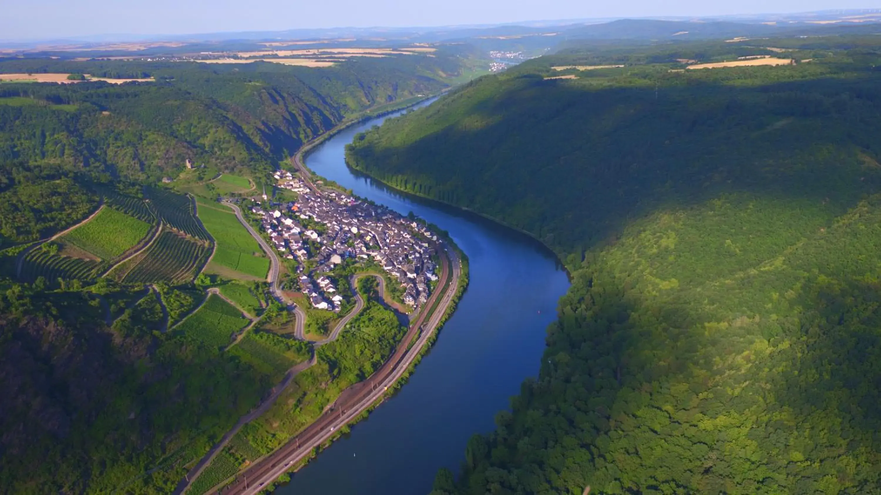 Other, Bird's-eye View in Zum Achten Himmel