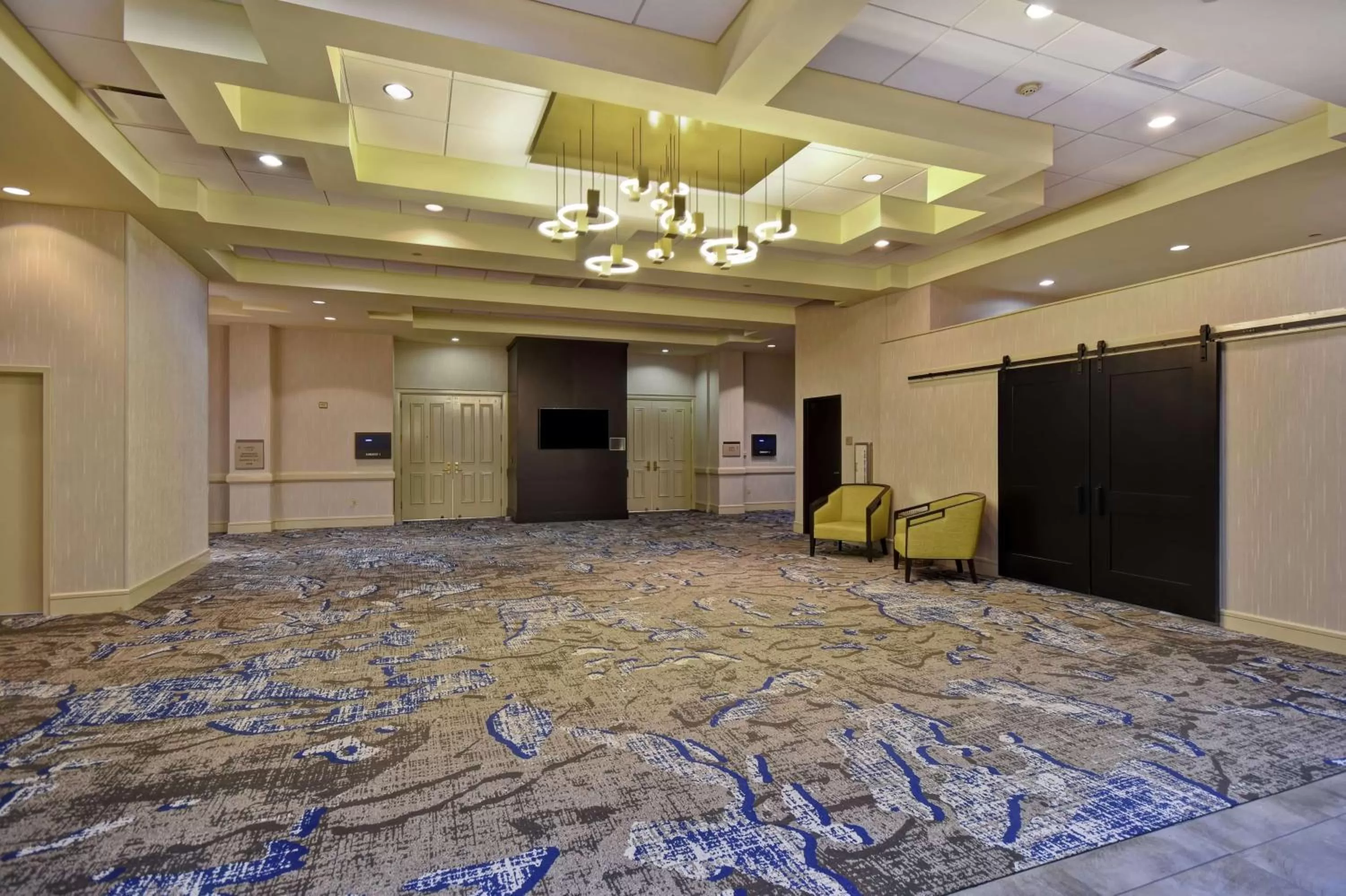 Meeting/conference room in Embassy Suites Montgomery - Hotel & Conference Center