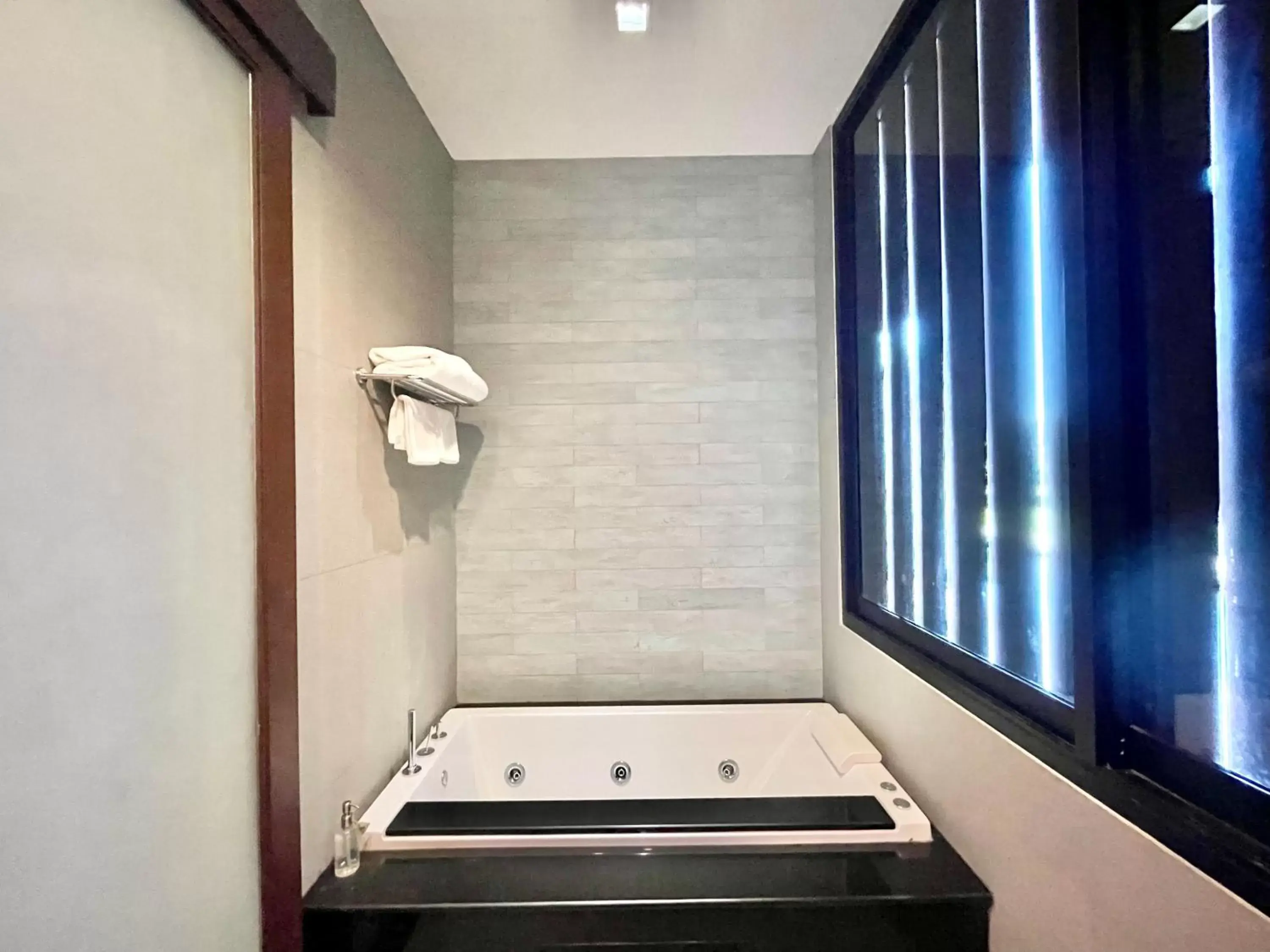 Bath in Zensala Riverpark Resort-SHA Extra Plus