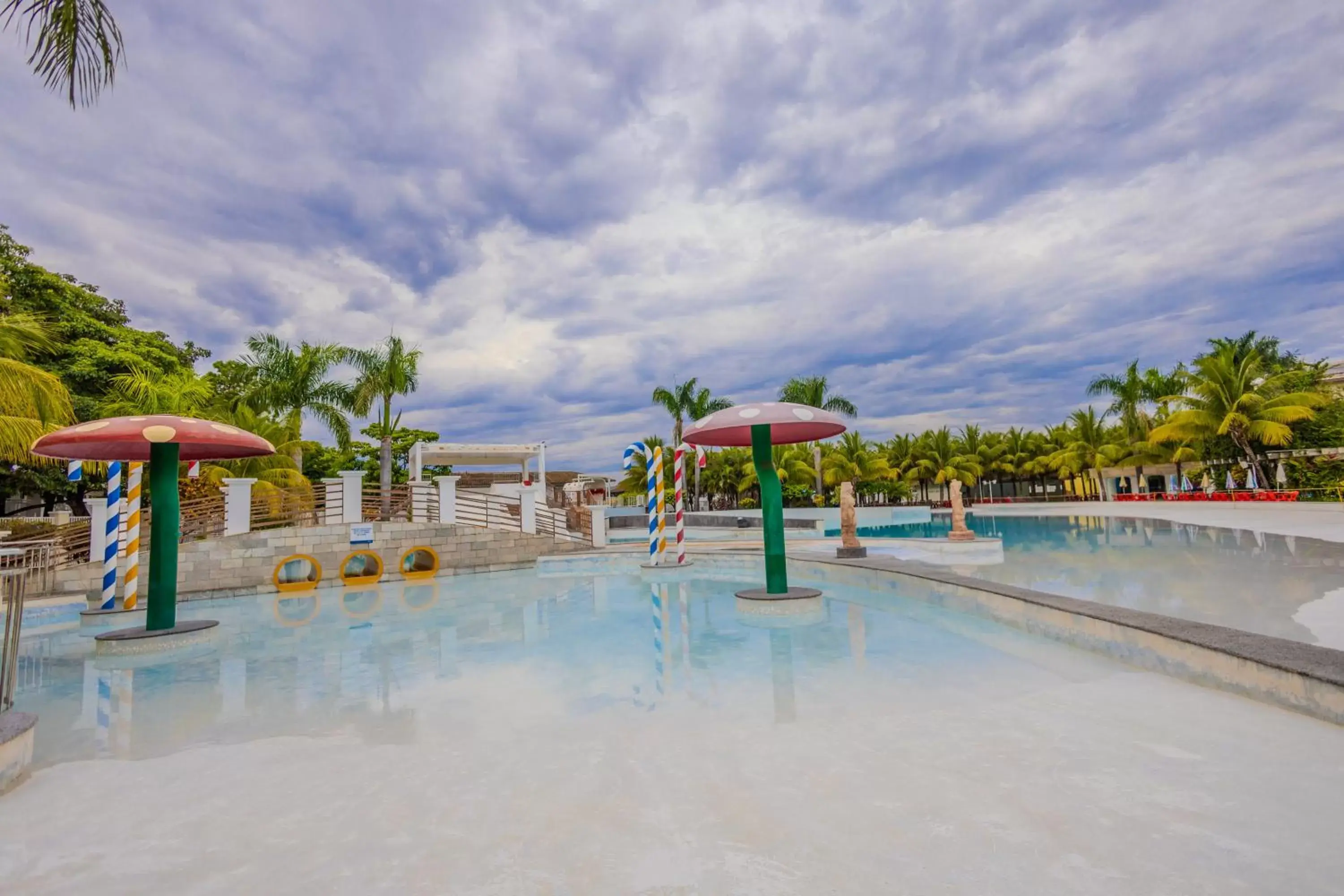 Swimming pool, Beach in LACQUA DIROMA III - BVTUR