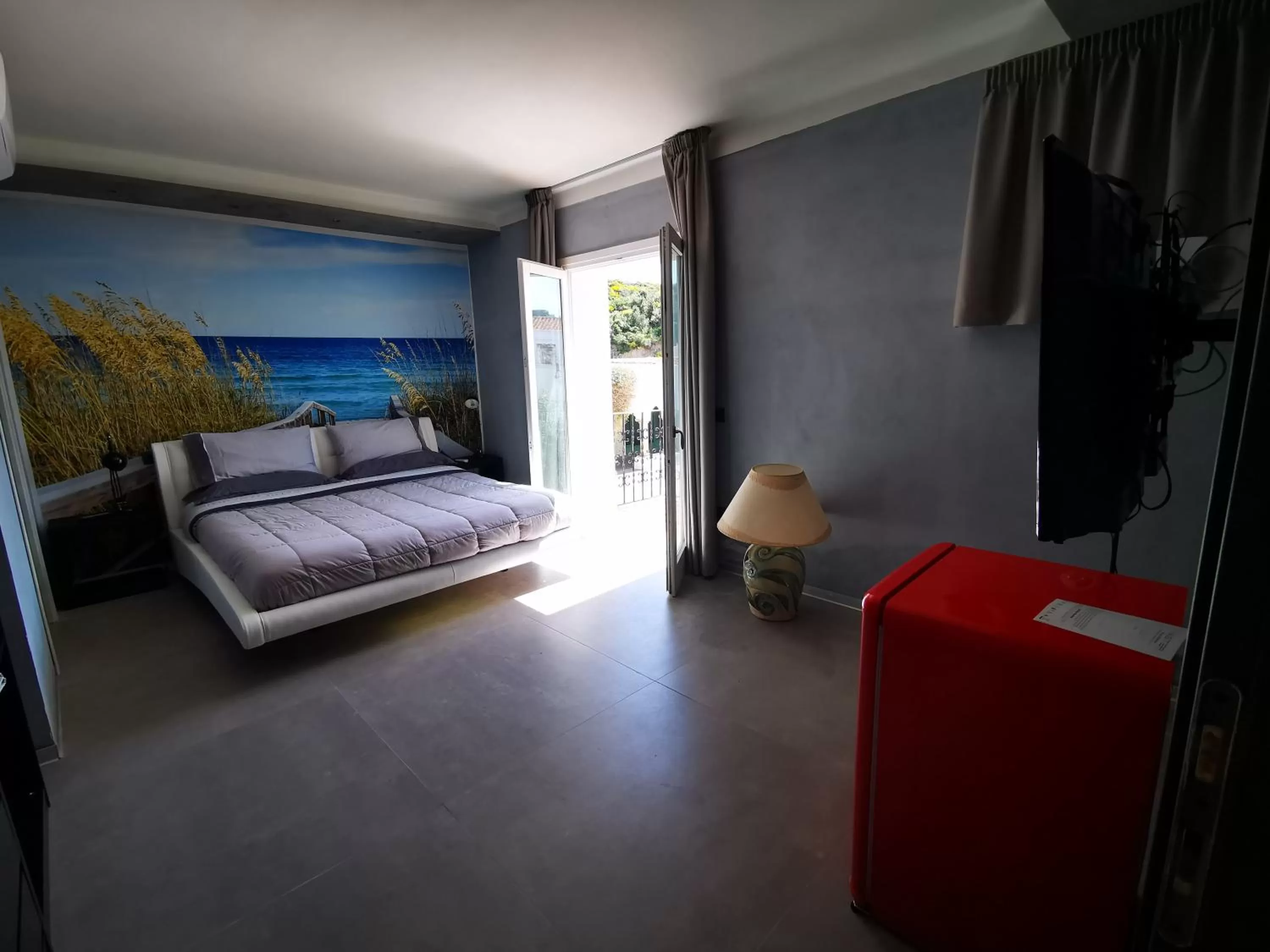 Photo of the whole room, Bed in Relais Du Port