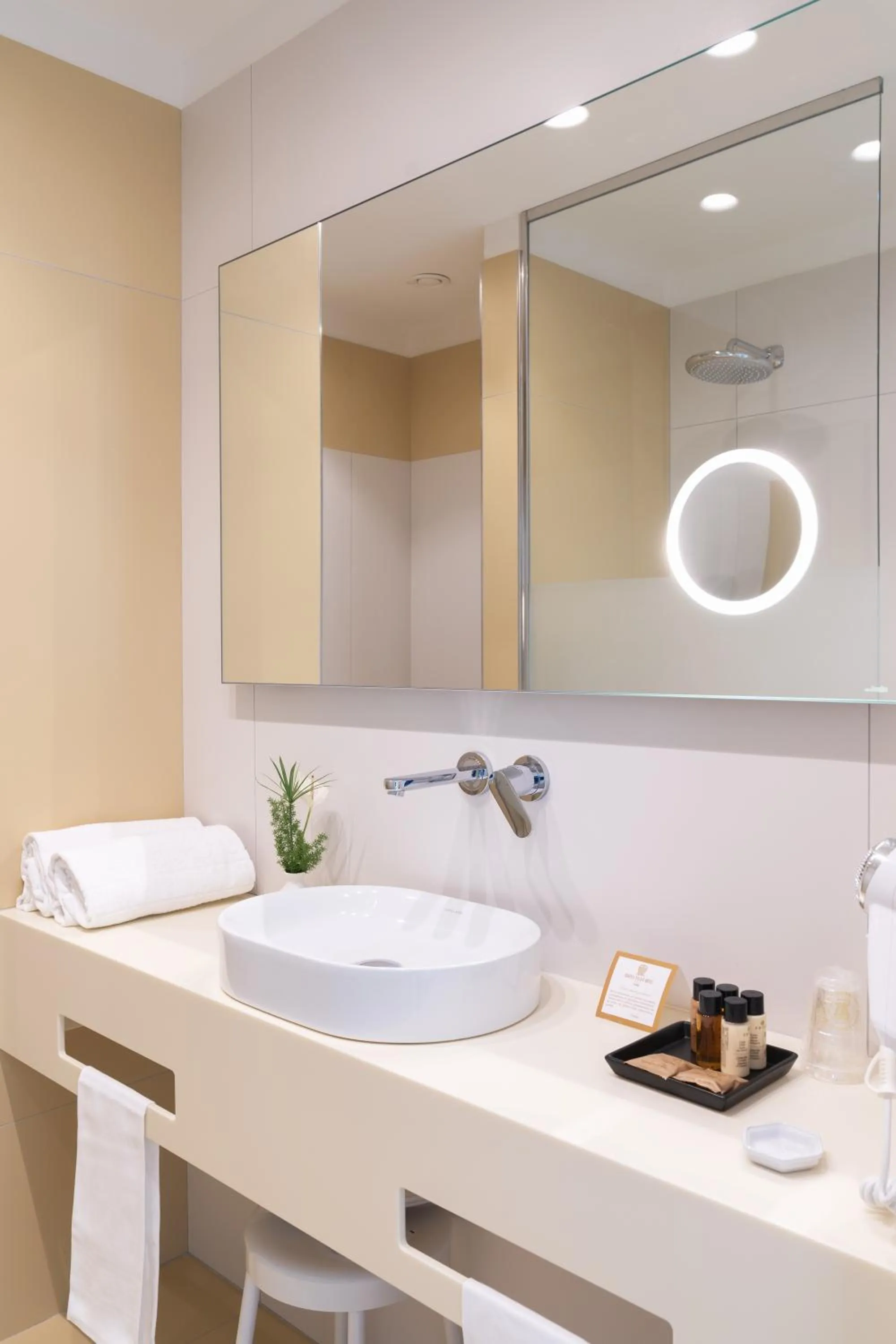 Bathroom in Reginna Palace Hotel