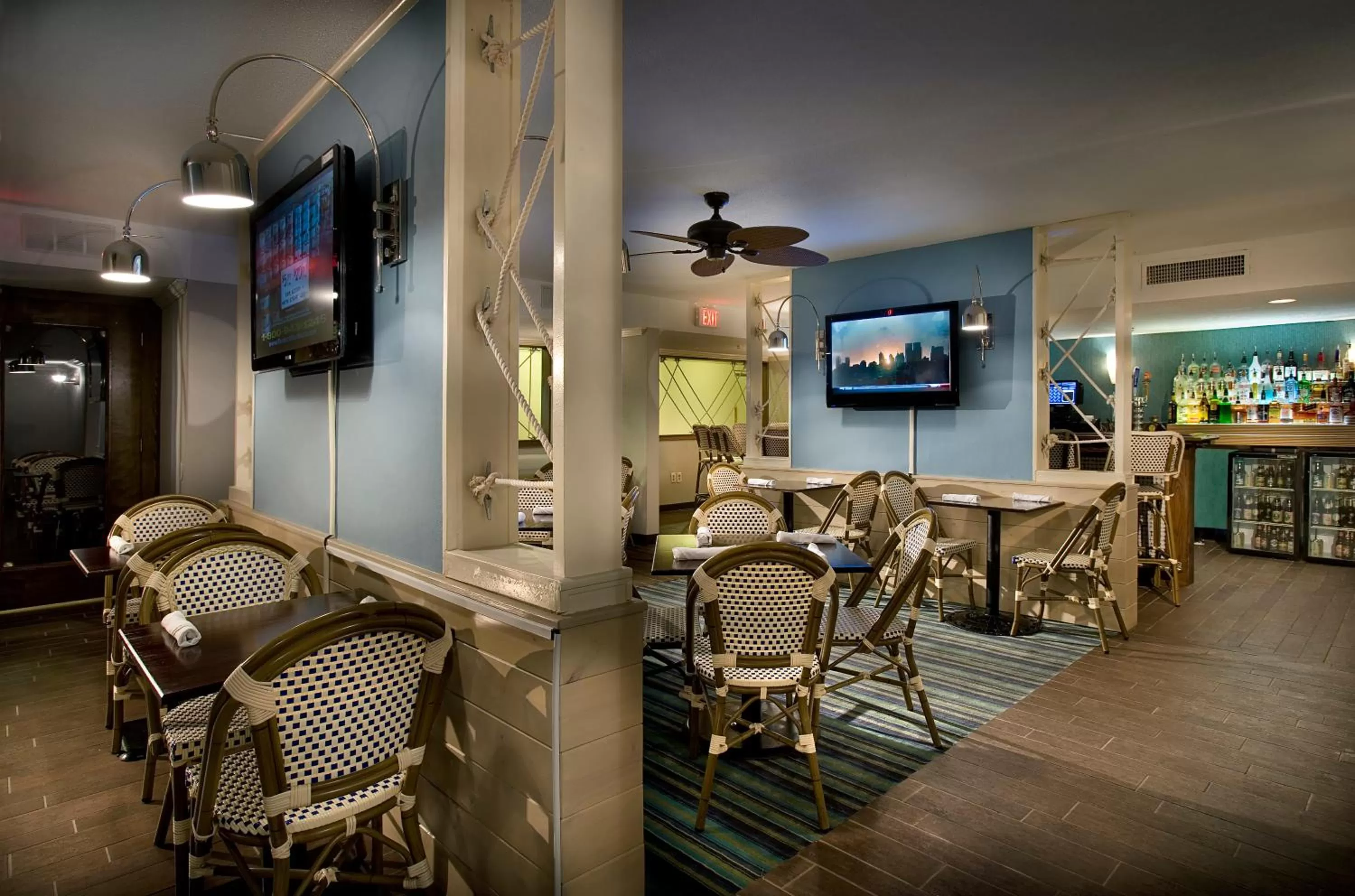 Restaurant/Places to Eat in Ocean Escape Condos