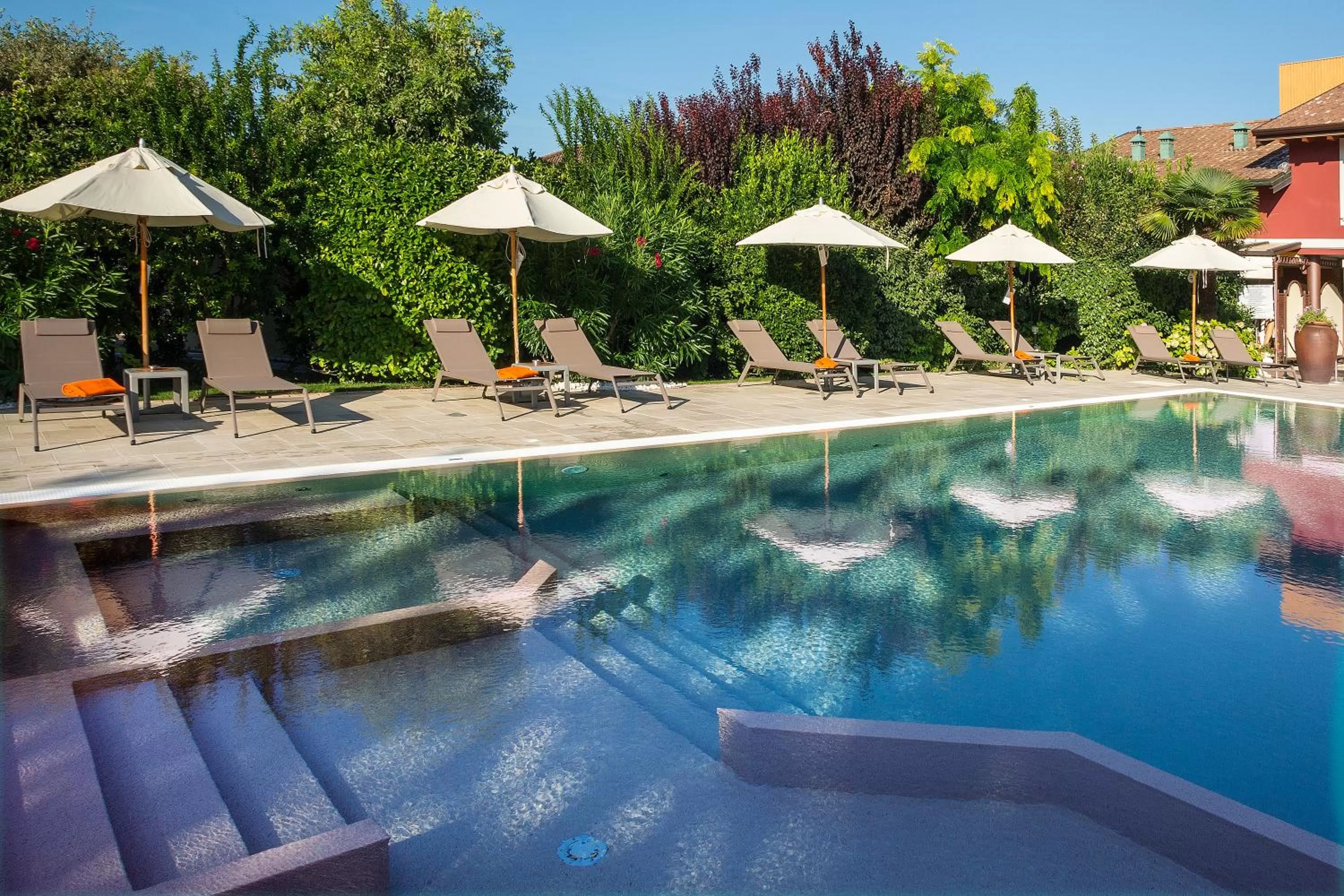 Vip's Motel Luxury Accommodation & Spa