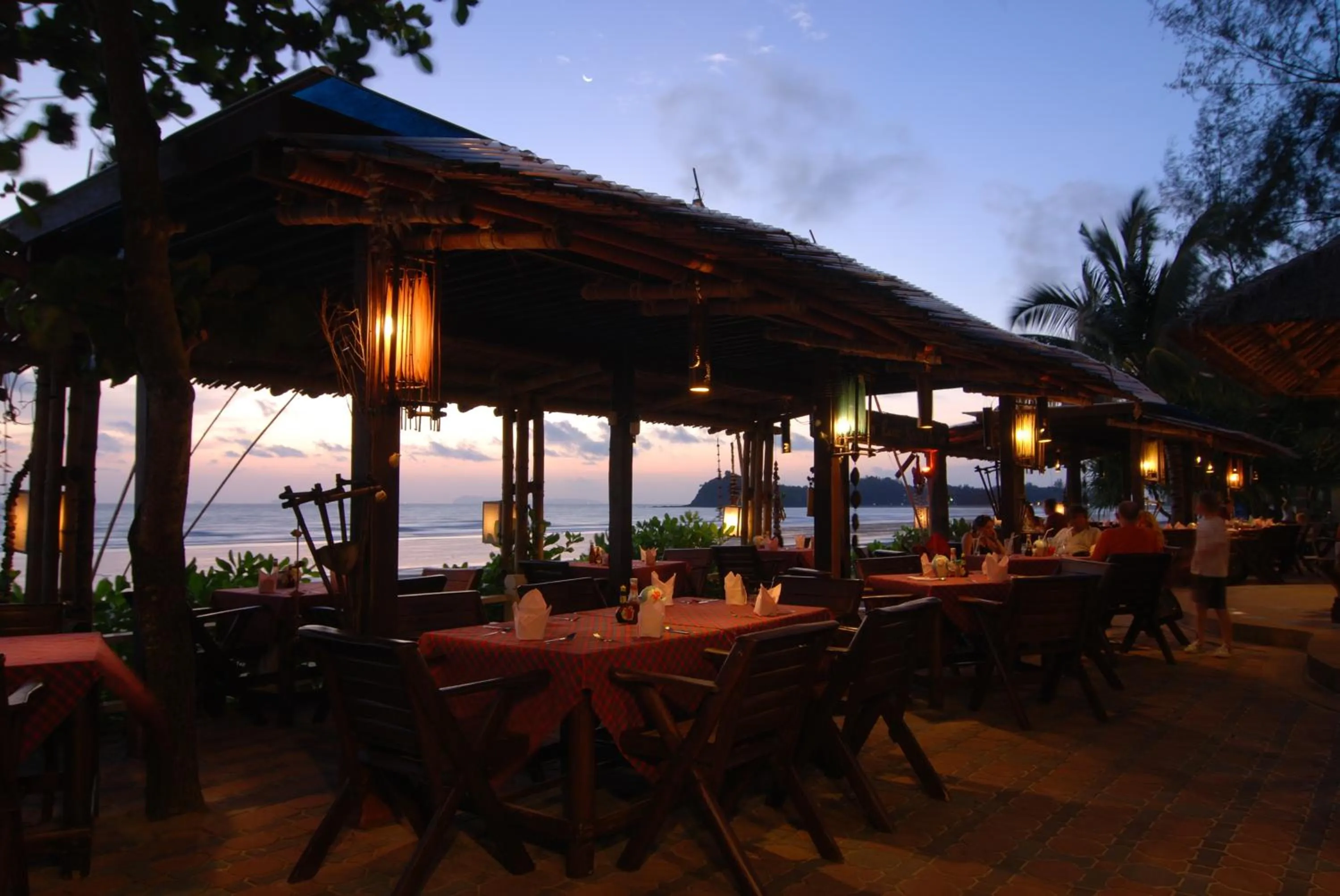 Restaurant/places to eat in Southern Lanta Resort