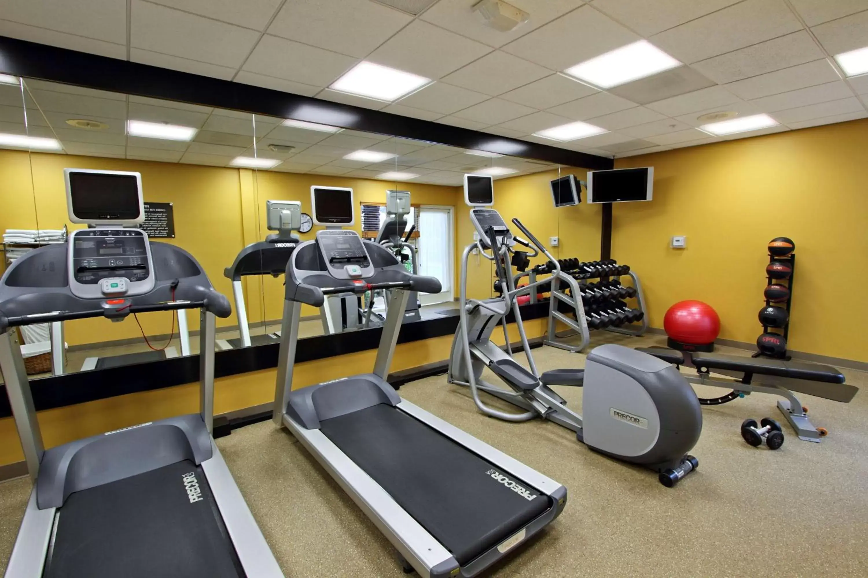 Fitness centre/facilities, Fitness Center/Facilities in Hilton Garden Inn Calabasas