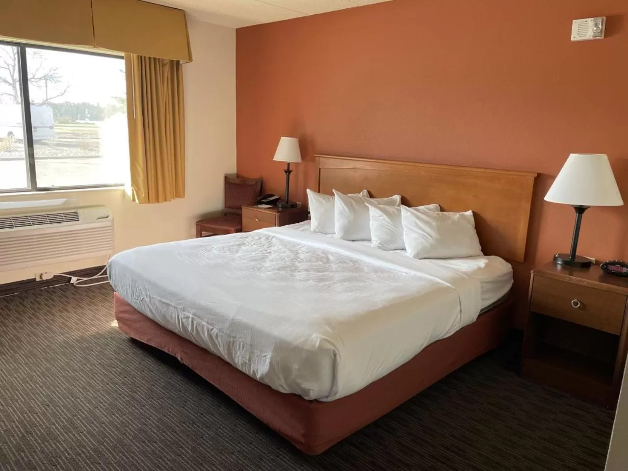 King Room - Mobility Access/Non-Smoking in AmericInn by Wyndham Minocqua