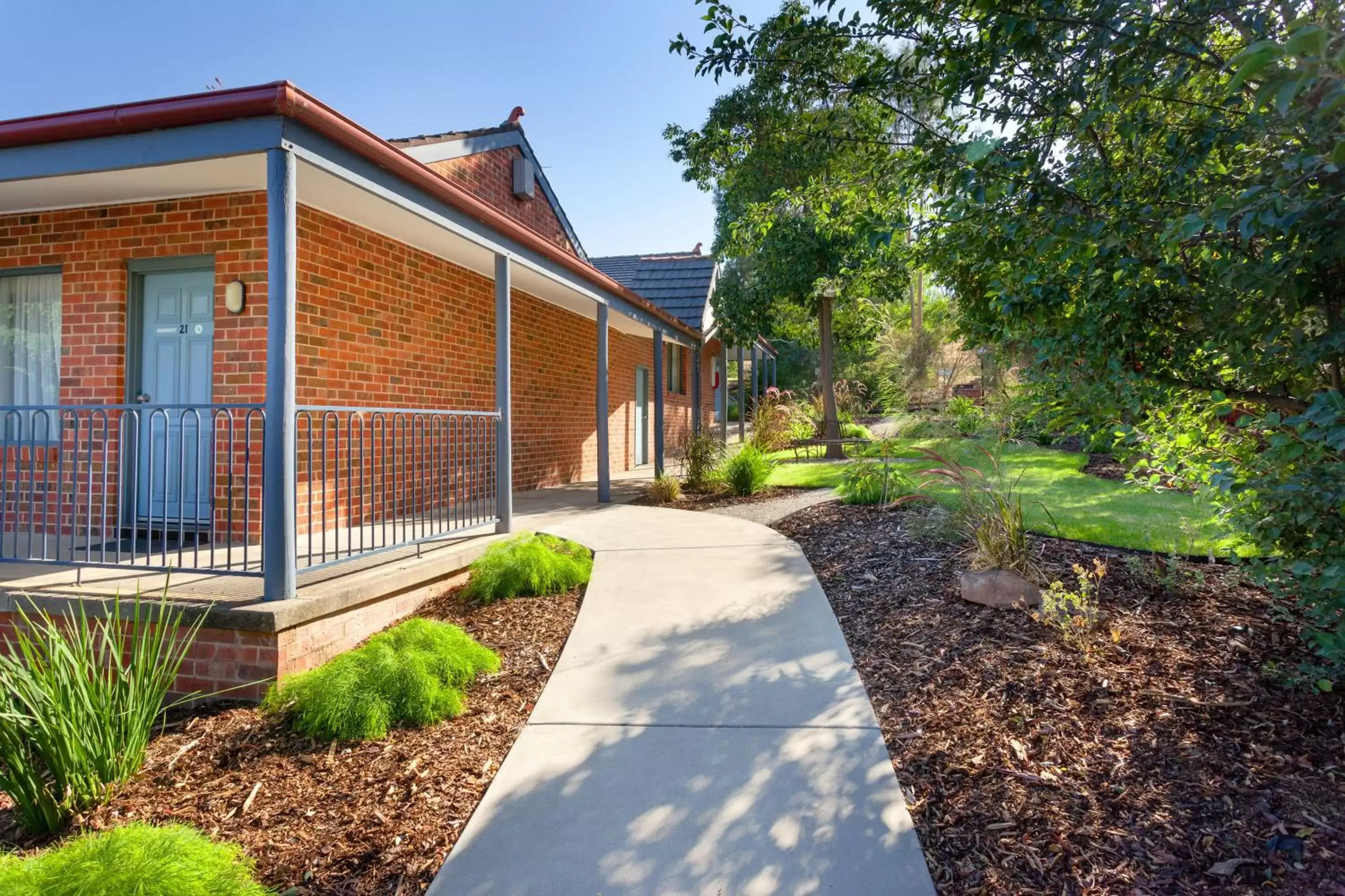 Garden, Property Building in Blazing Stump Motel & Suites