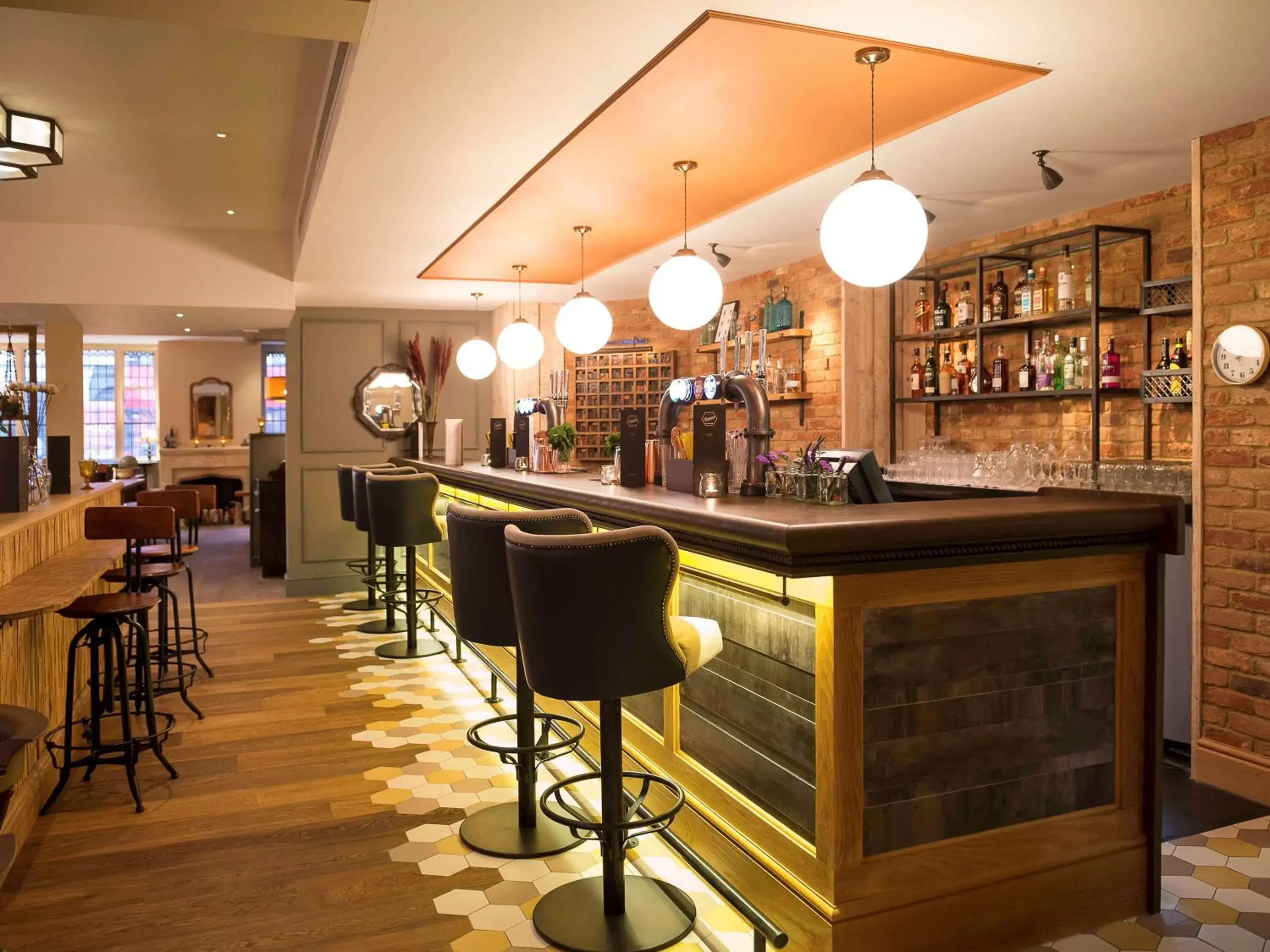 Restaurant/places to eat, Lounge/Bar in Mercure Oxford Eastgate Hotel