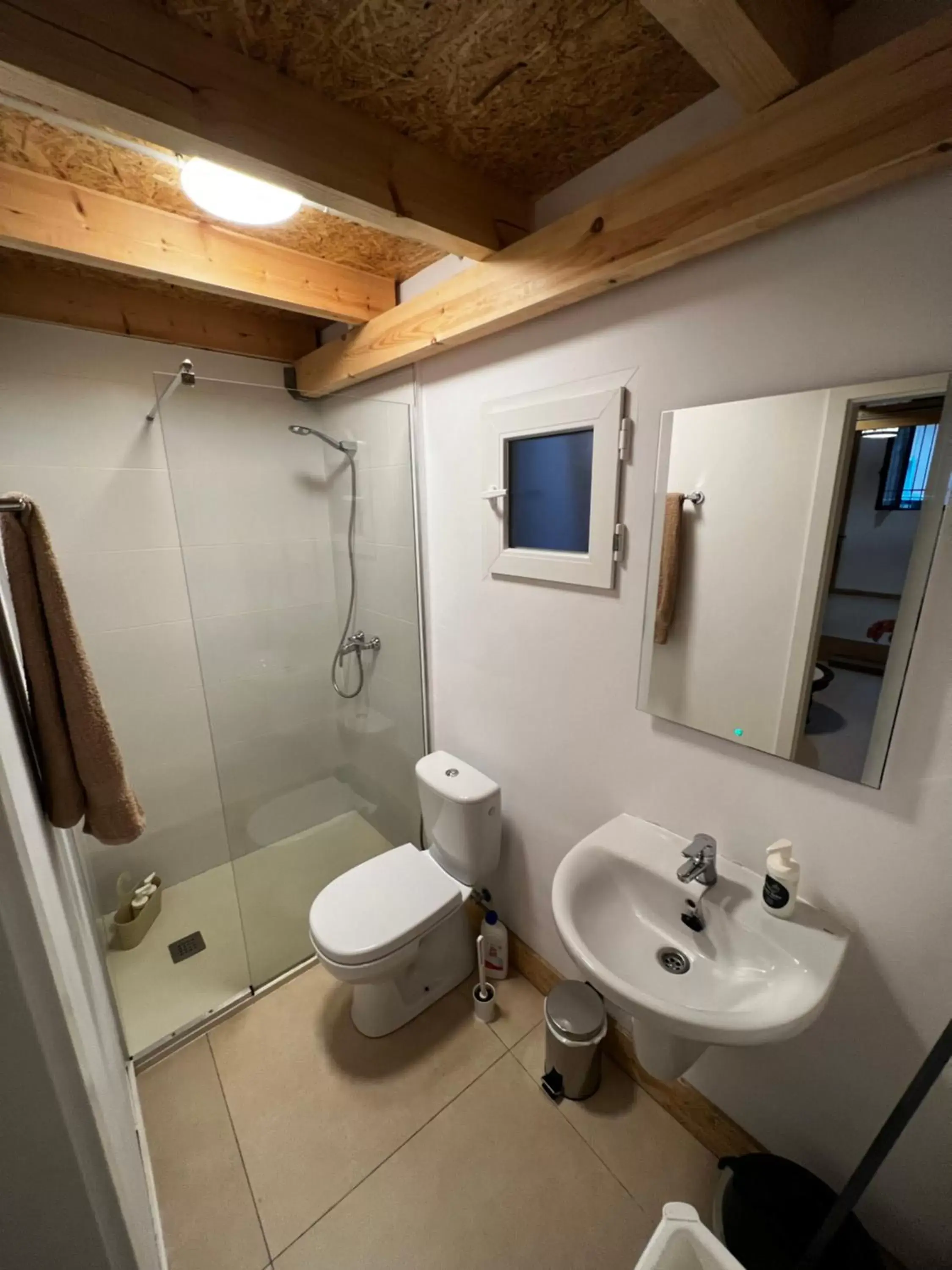 Shower, Bathroom in Soho Boho Apartments - with sunny rooftop terrace and fiber optic internet