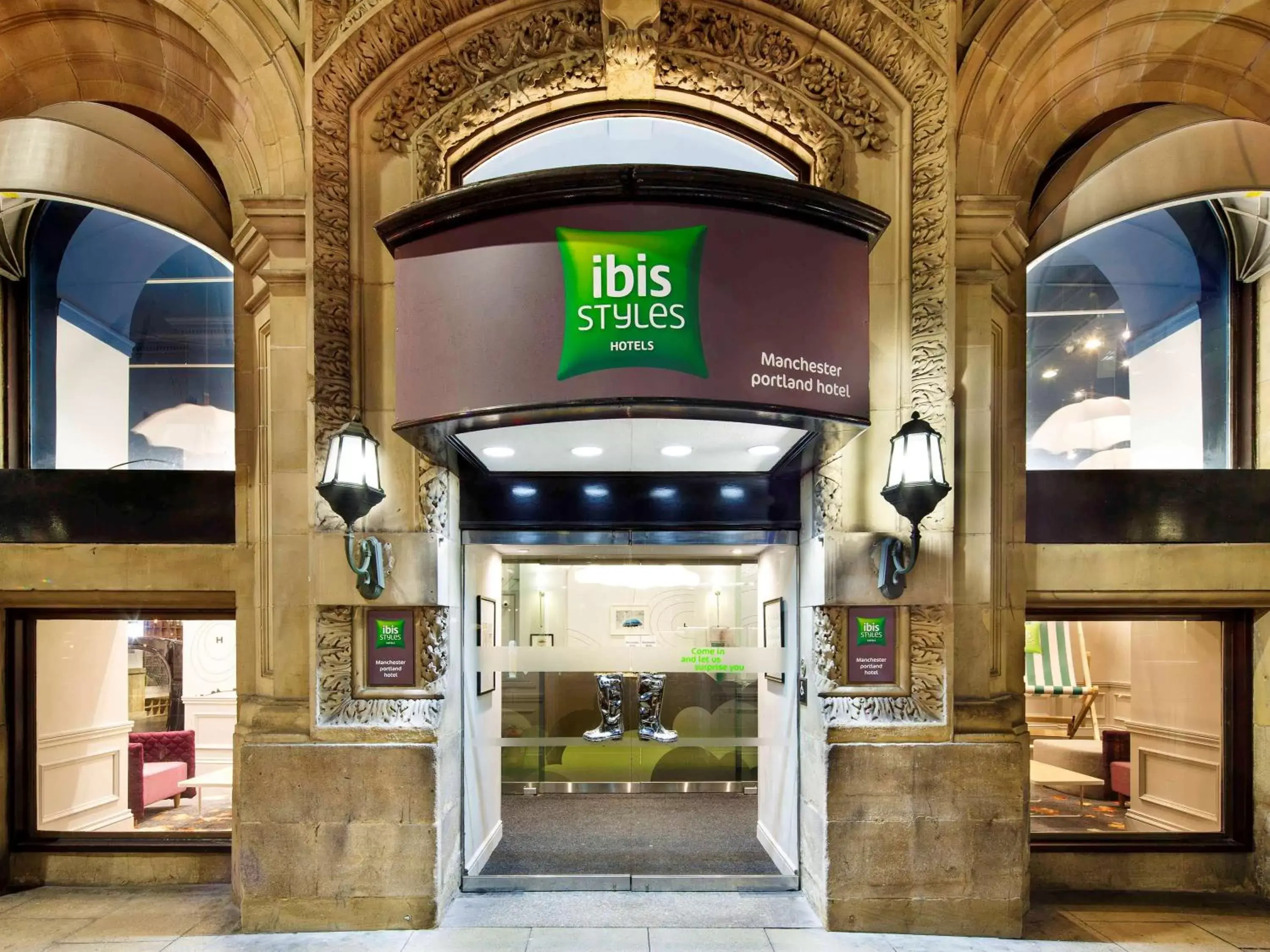 Property building in ibis Styles Manchester Portland