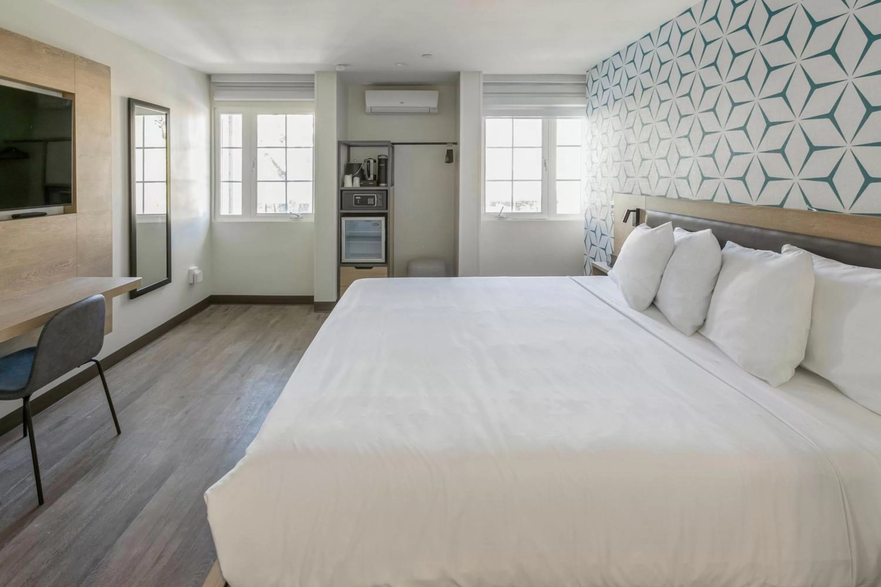 King Suite (Self Check-in with Virtual Front Desk) in Kasa Niche Hotel Redwood City