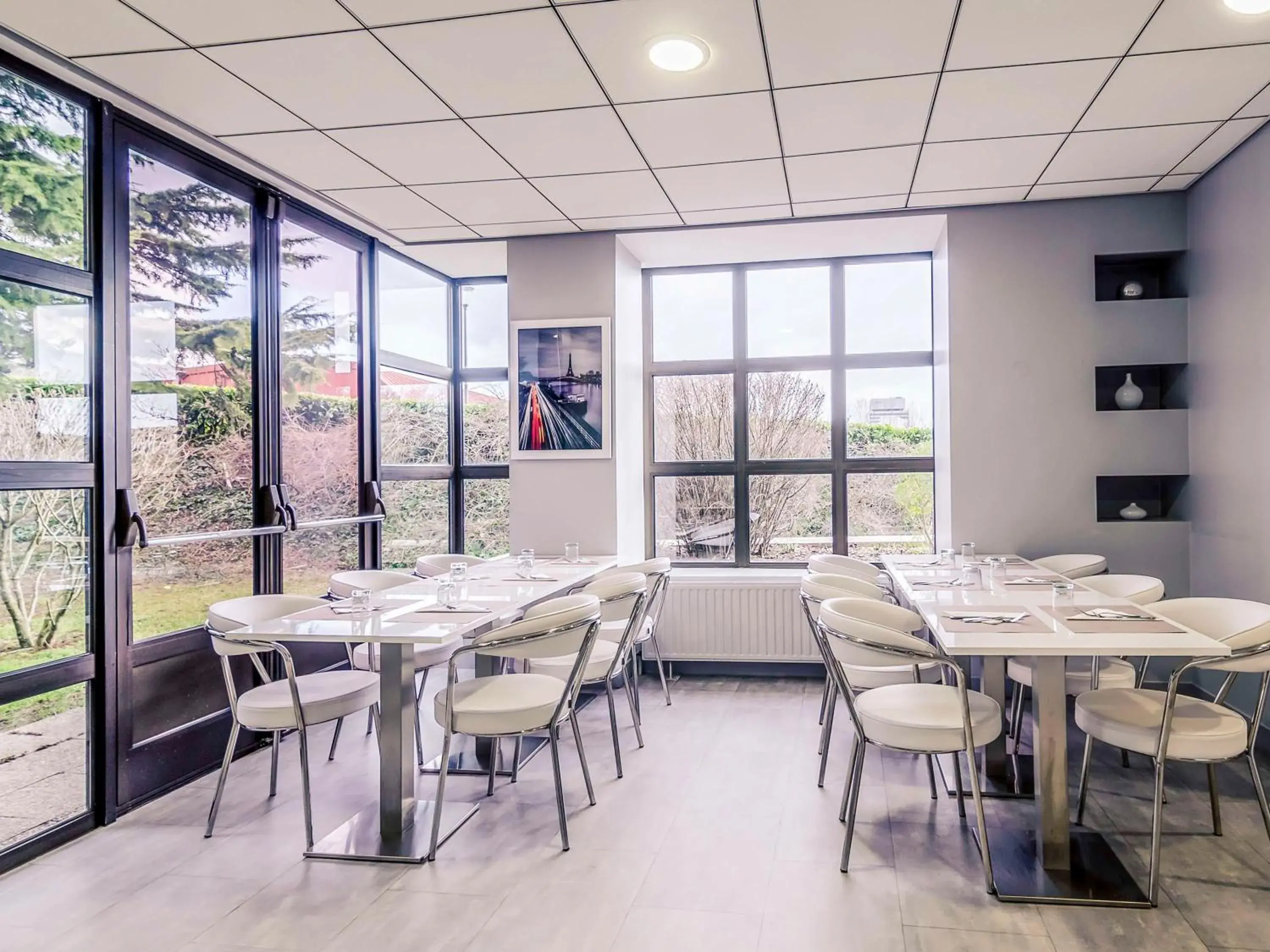 Sports, Restaurant/Places to Eat in Mercure Cergy Pontoise Centre
