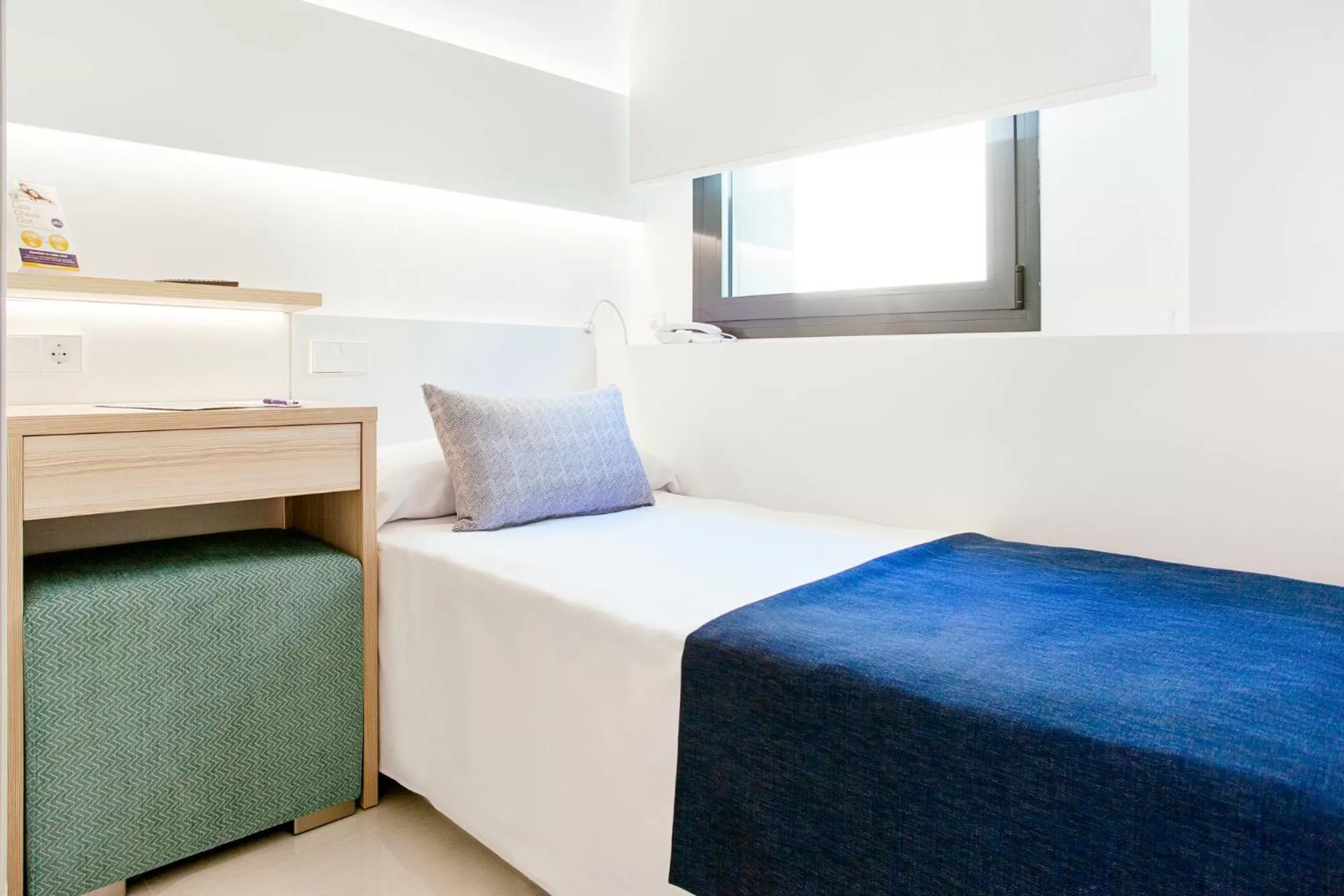 Decorative detail, Bed in Globales Acis y Galatea