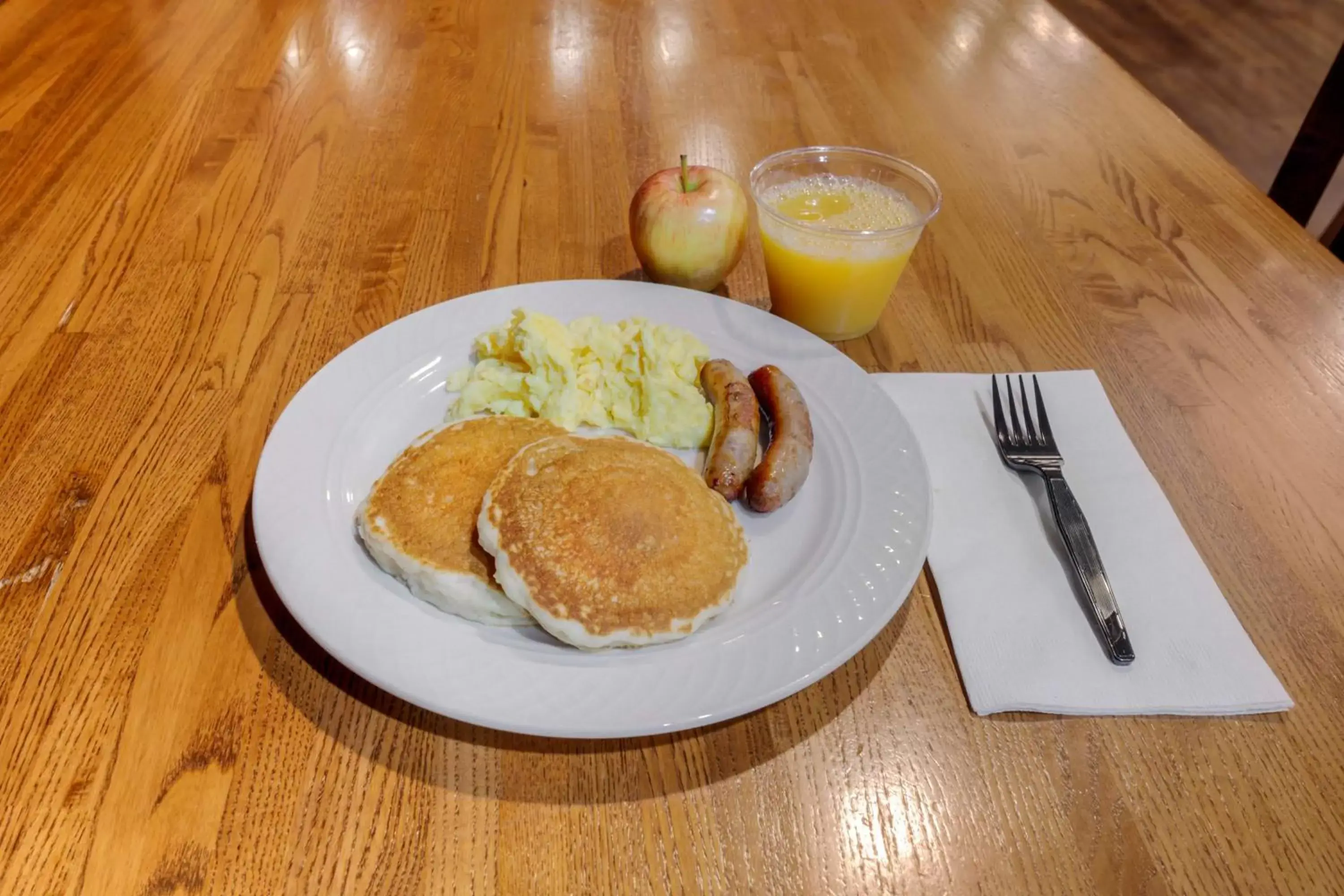 Breakfast in Best Western Plus Dubuque Hotel and Conference Center