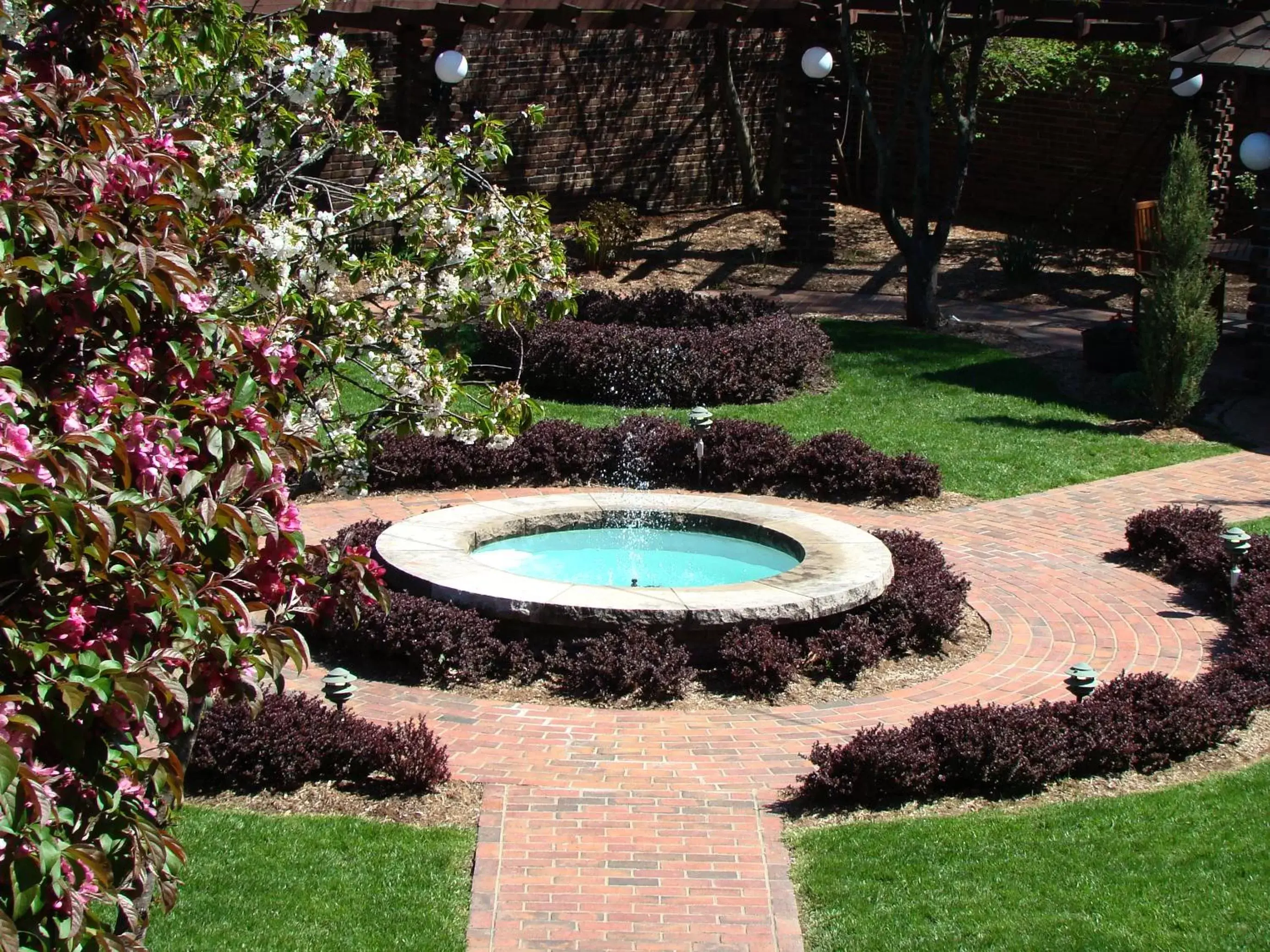 Spring, Garden in Showers Inn