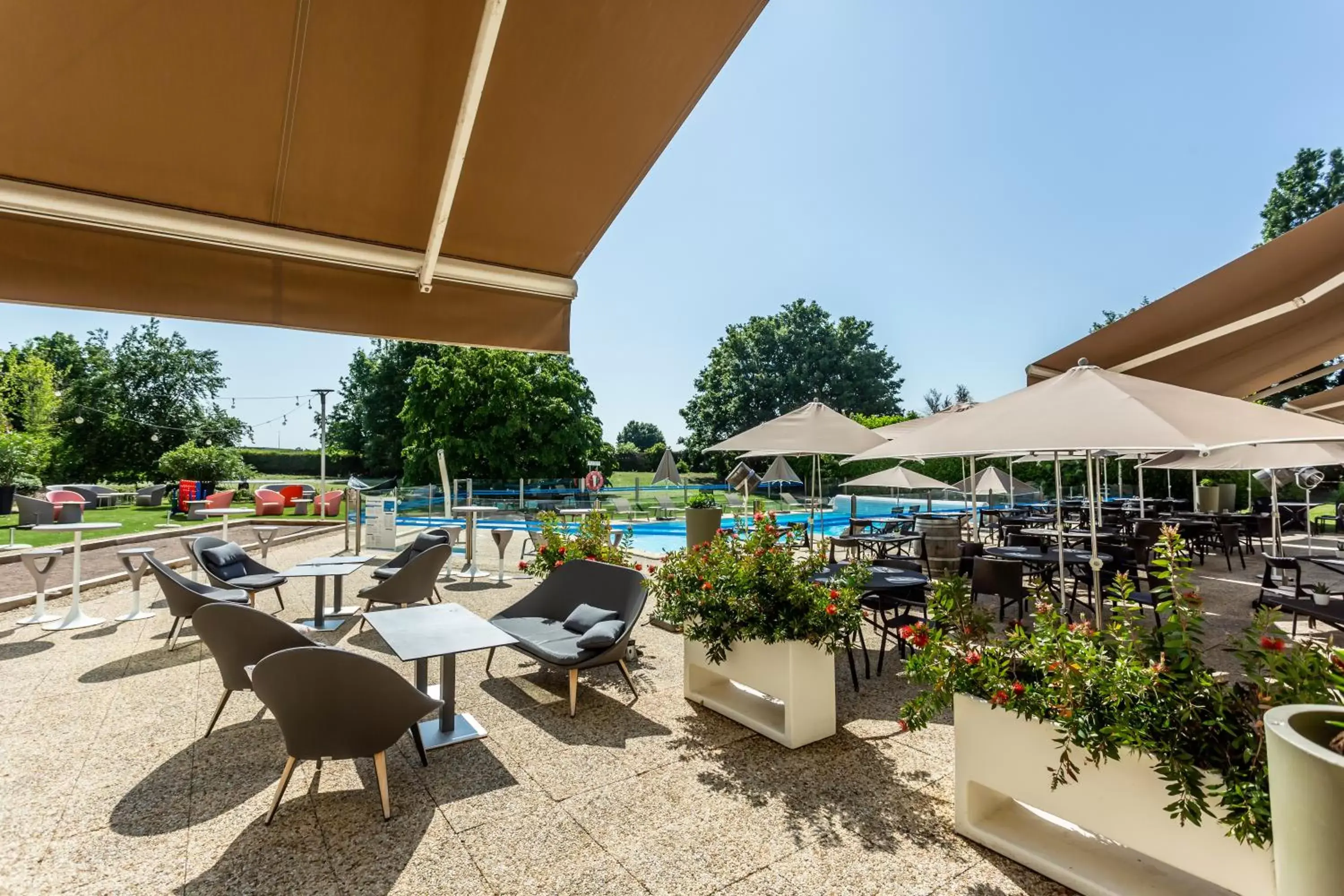 Patio in Novotel Bourges