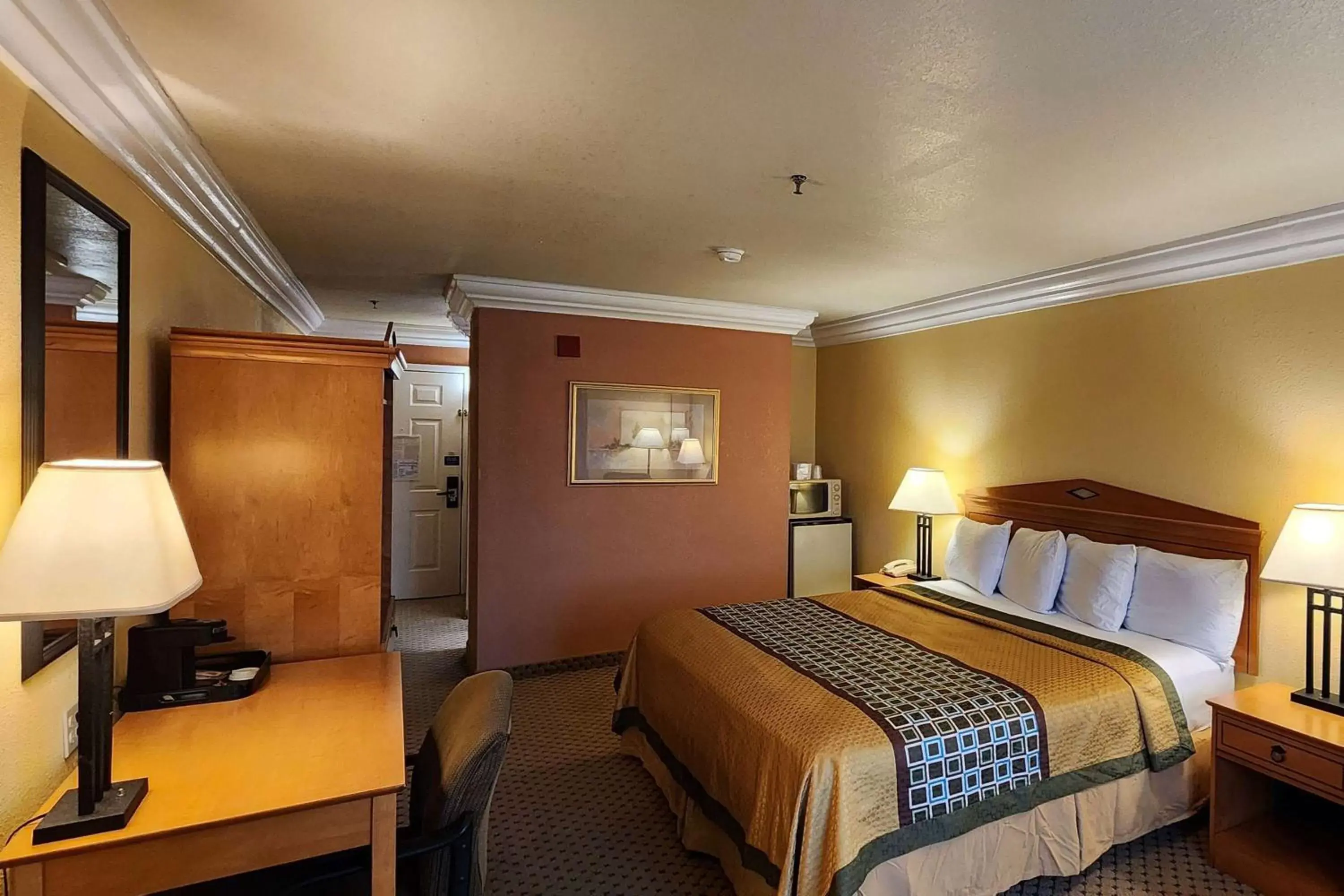 Photo of the whole room, Bed in Super 8 by Wyndham Temple I-35