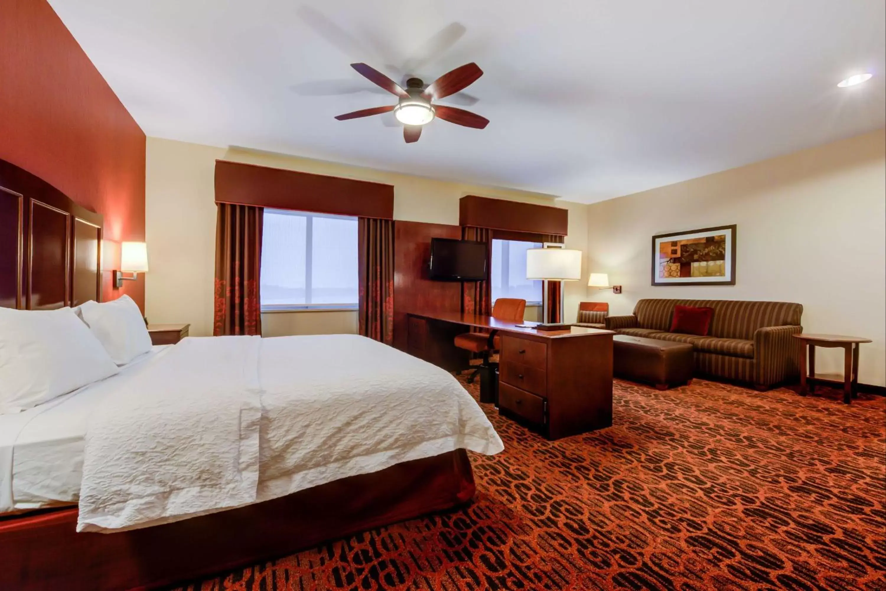 Bedroom in Hampton Inn & Suites Boulder North