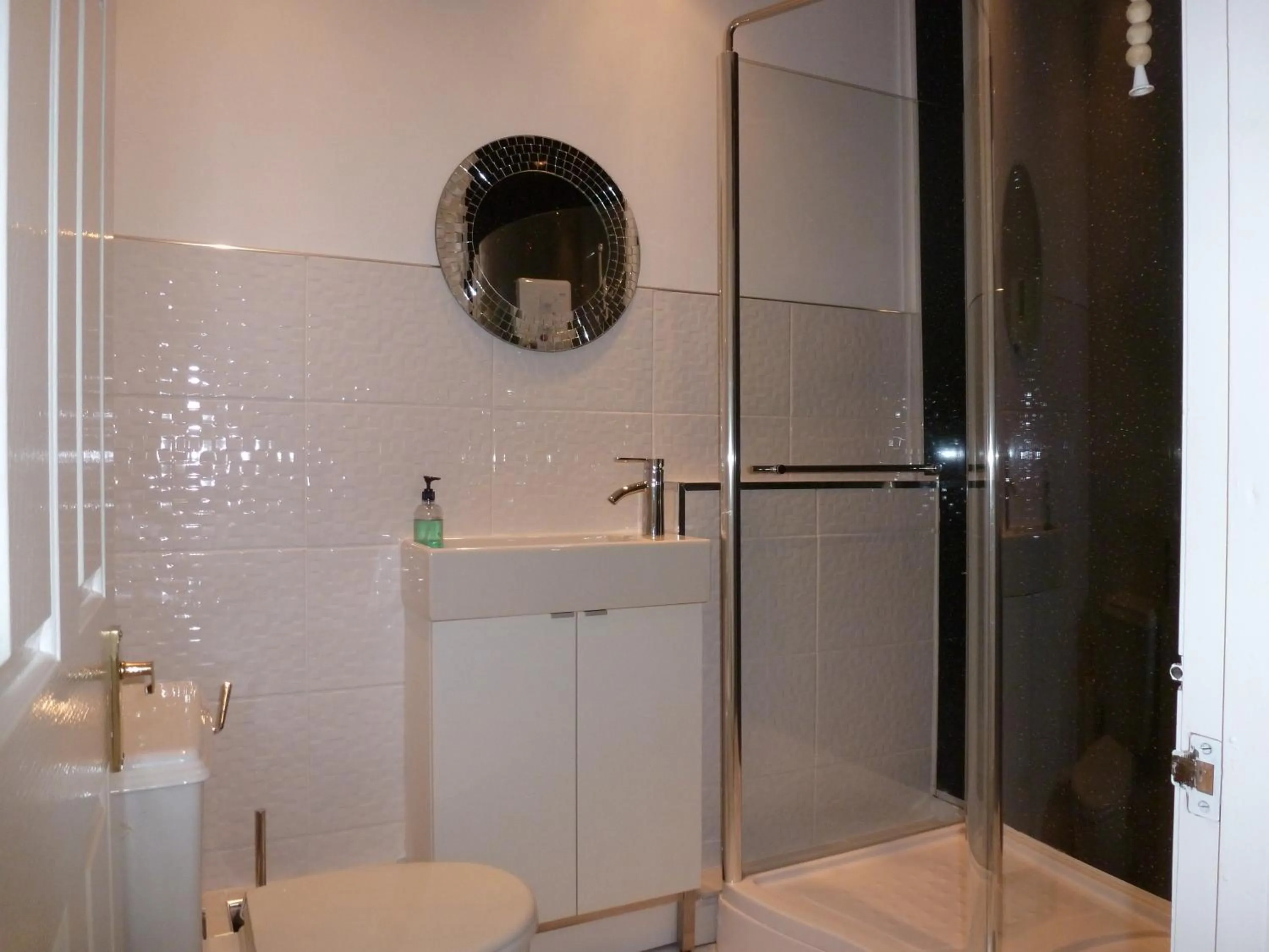 Bathroom in Hedgefield House