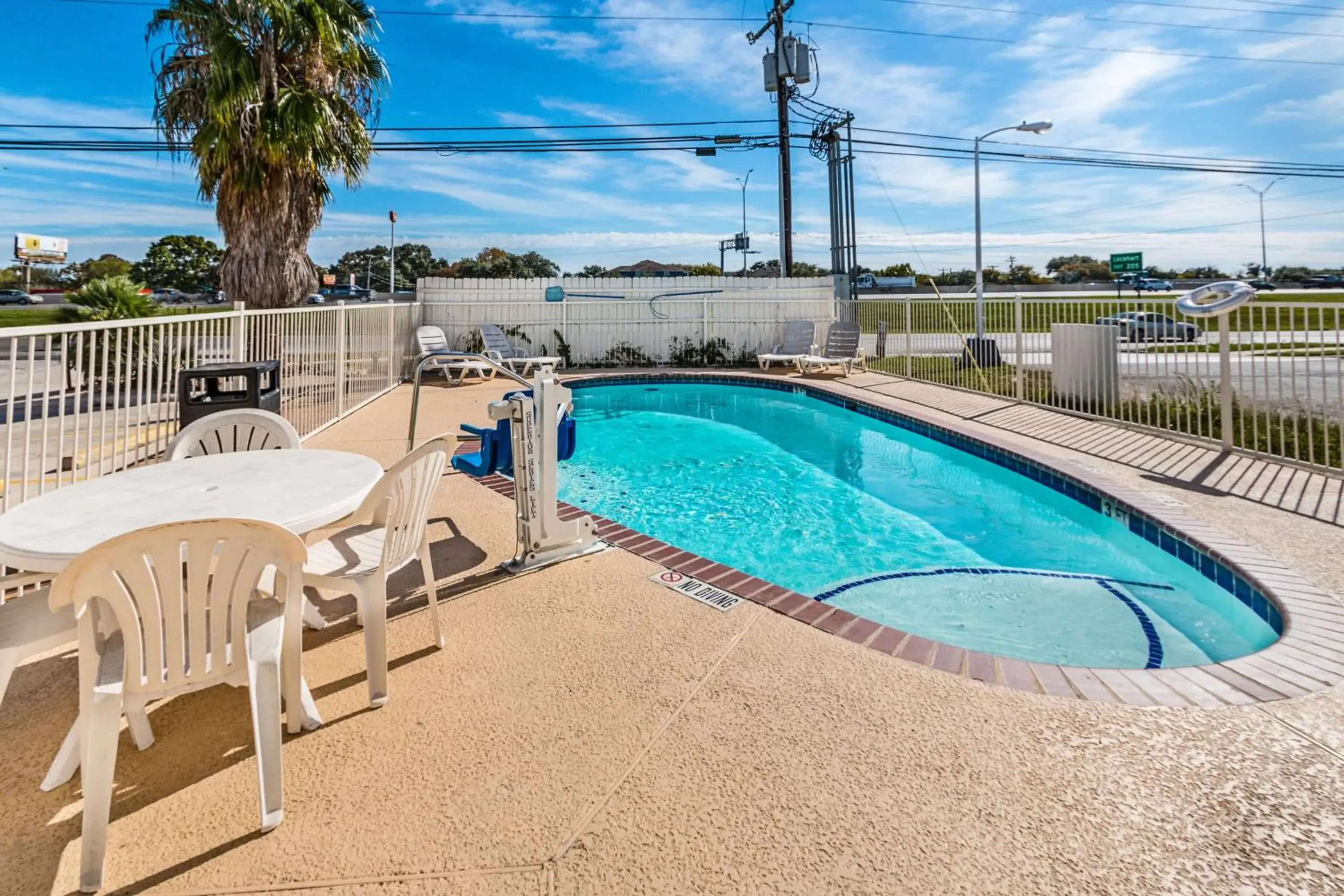 Pool view, Swimming Pool in Motel 6-San Marcos, TX - North