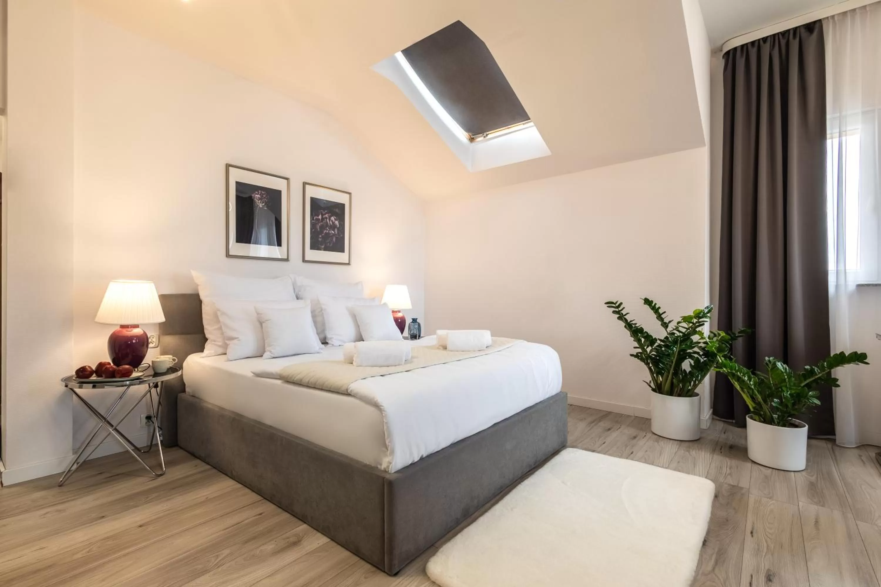 Bed in Hotel Sofia by The Railway Station Wroclaw