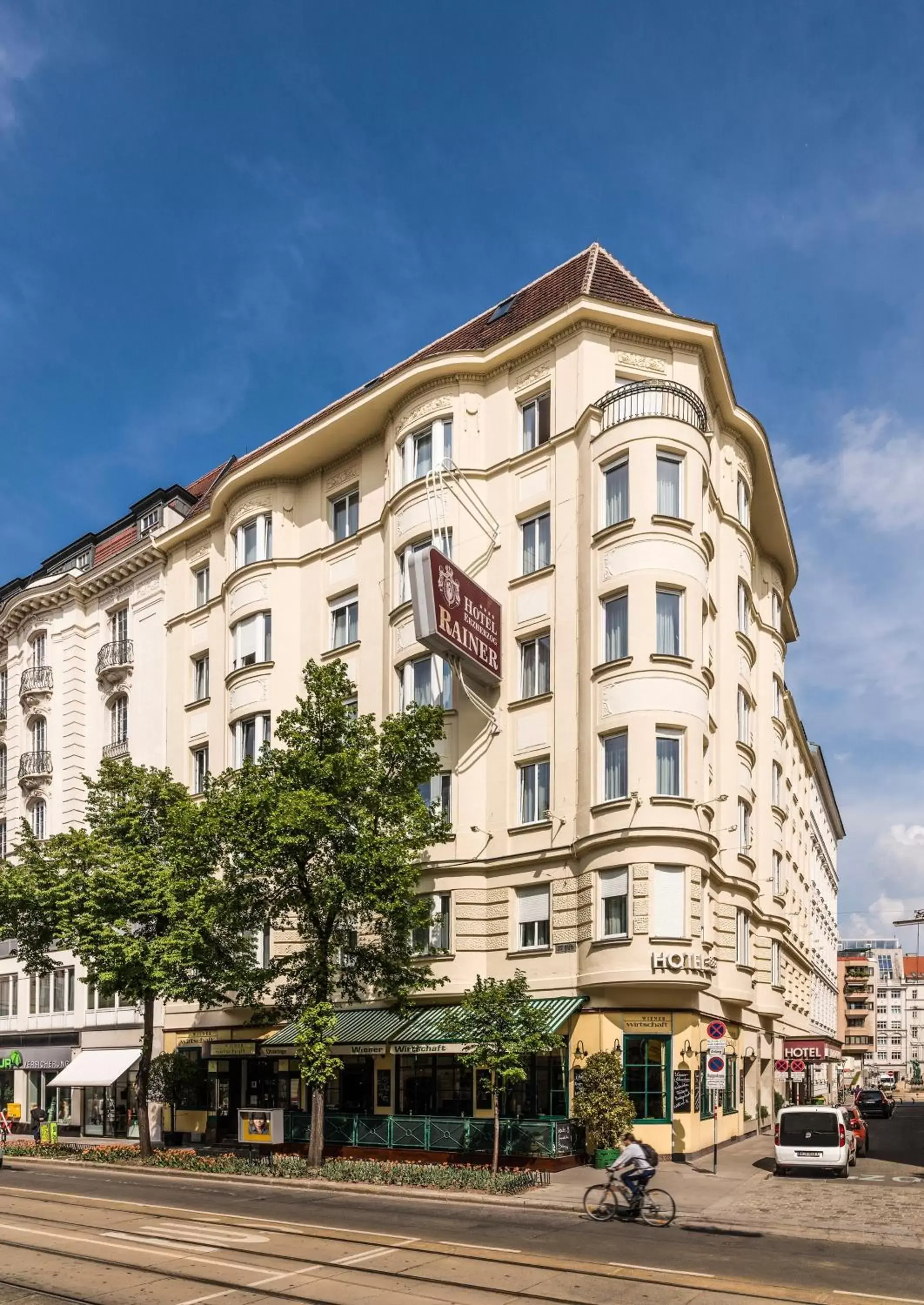 Facade/entrance, Property Building in Hotel Erzherzog Rainer