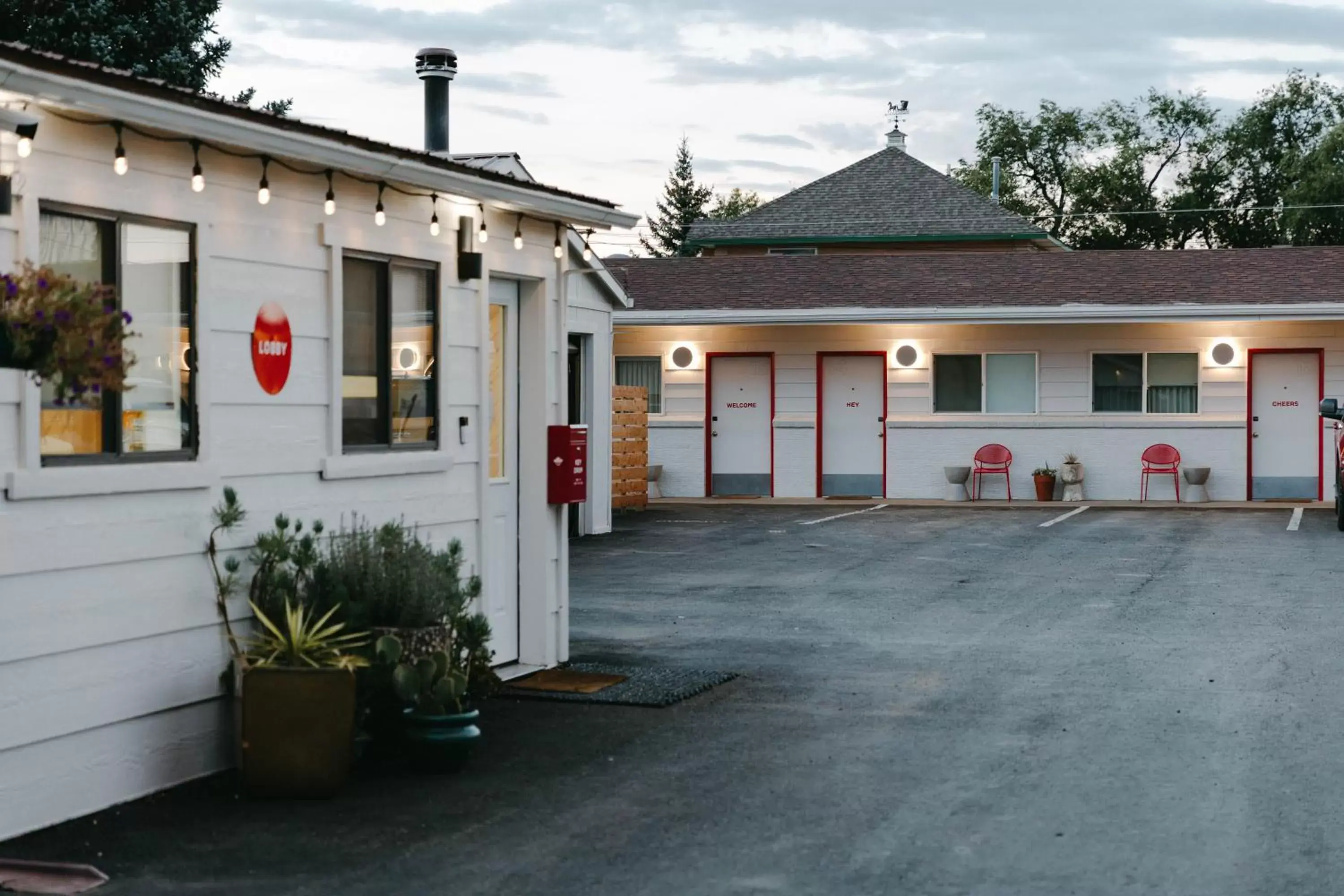 Property Building in Mesa Verde Motel