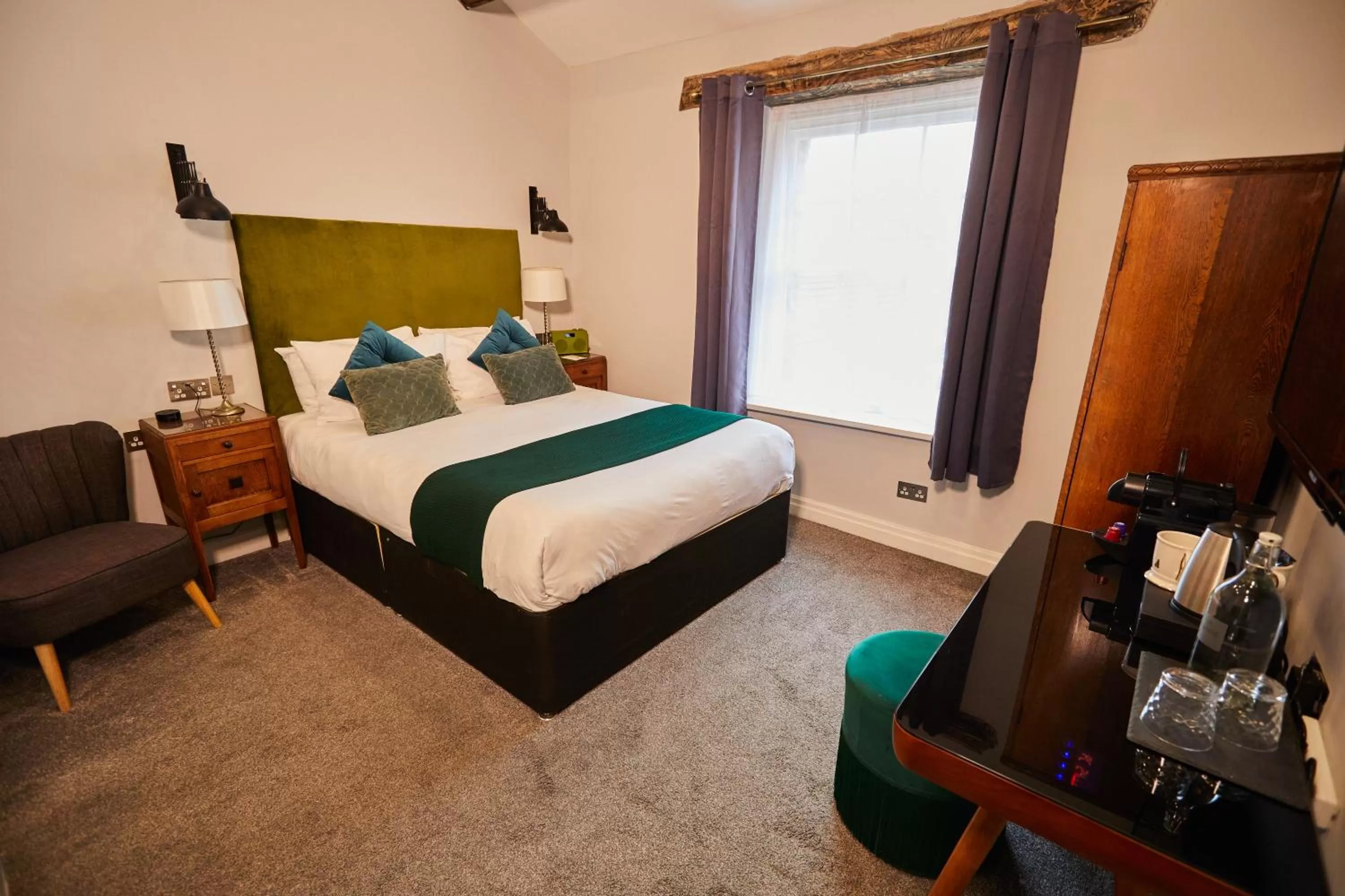 Bedroom, Bed in The Lawrence